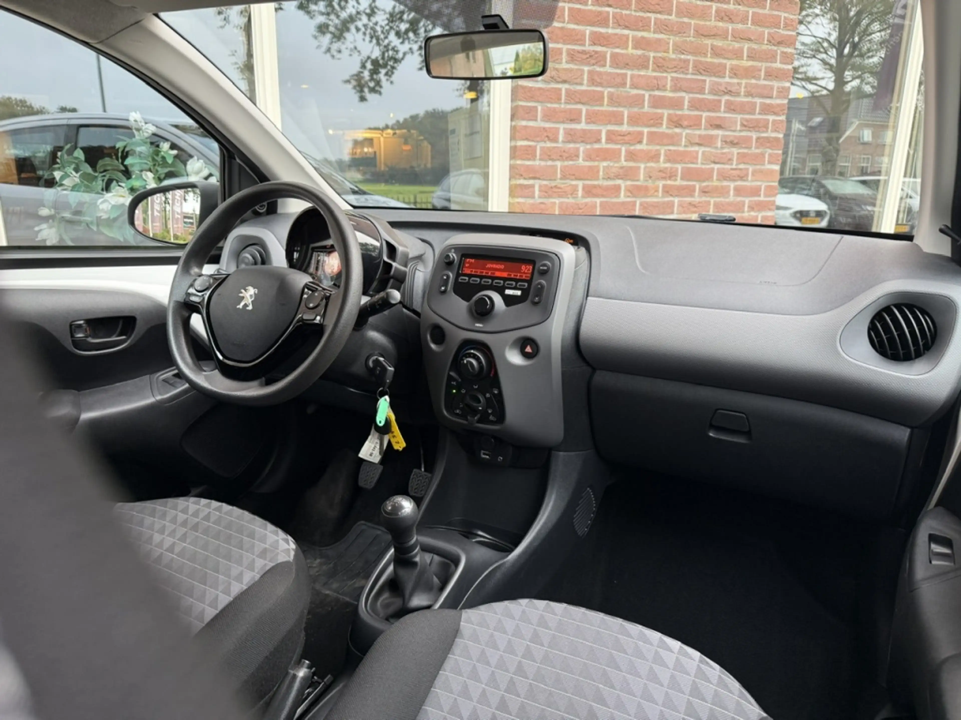 Peugeot 108 1.0 e-VTi Active AIRCO / RIJKLAAR / INCL GARANTIE — photo 32