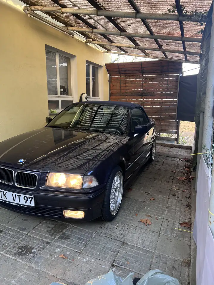 BMW 318i, foto 1