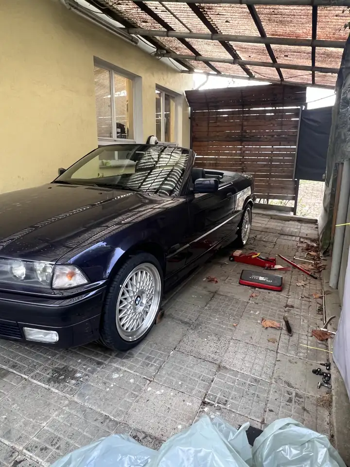 BMW 318i, foto 2