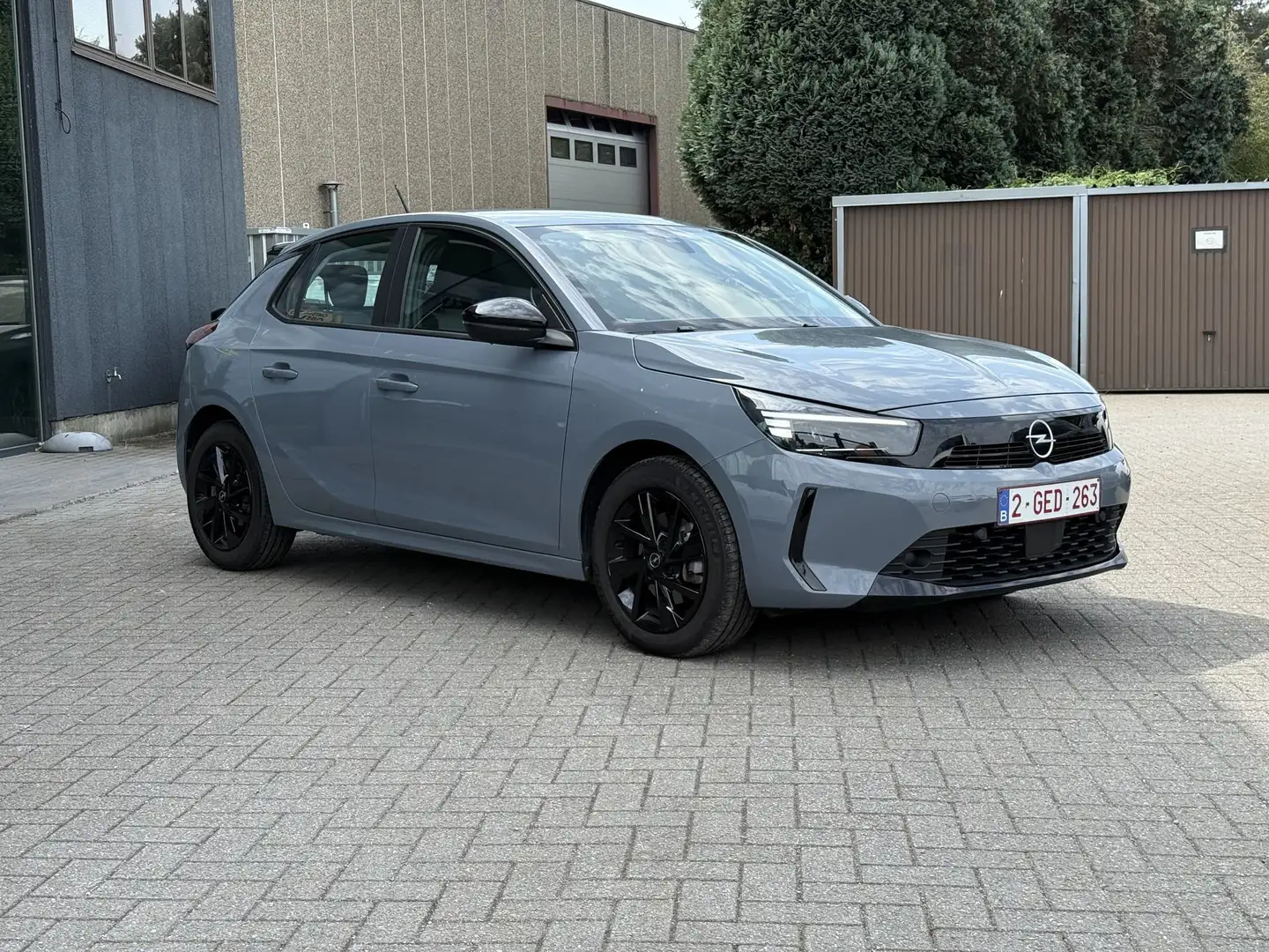 Opel Corsa Edition 1.2T Automaat *CarPlay*Cruise Control* Gris - 2