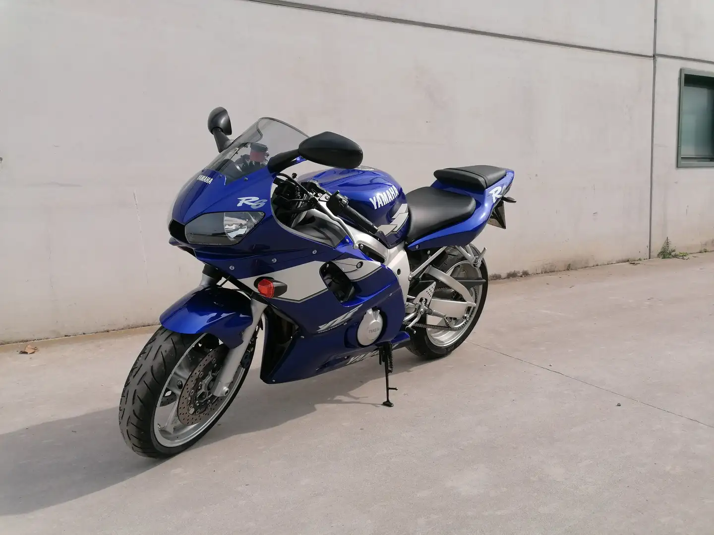 Yamaha YZF-R6 Bleu - 1