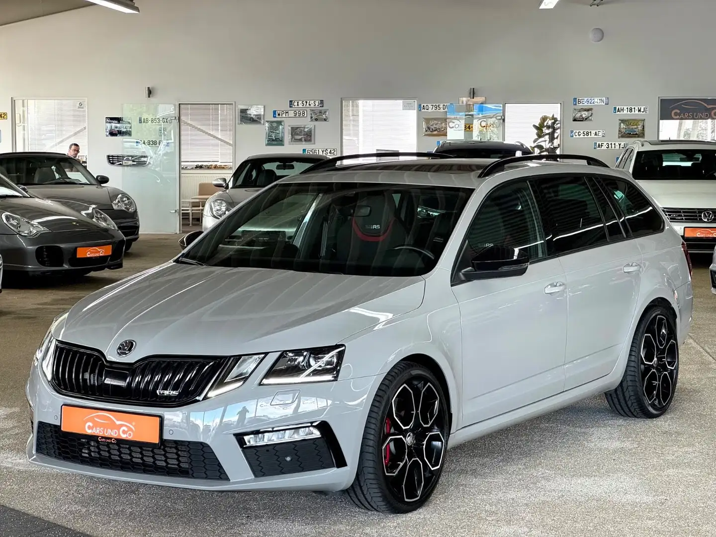 Skoda Octavia Combi RS 60 DSG *SHZ*PAN*NAV*LED*PDC Grijs - 1