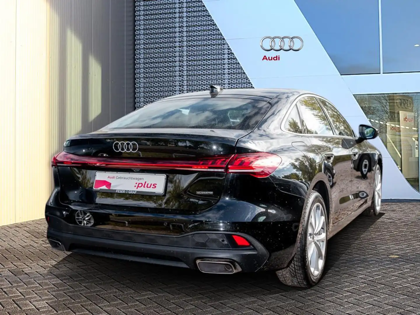 Audi A5 Lim. TFSI q. LED/Sportsitze/ACC+Parken/Navi Schwarz - 2