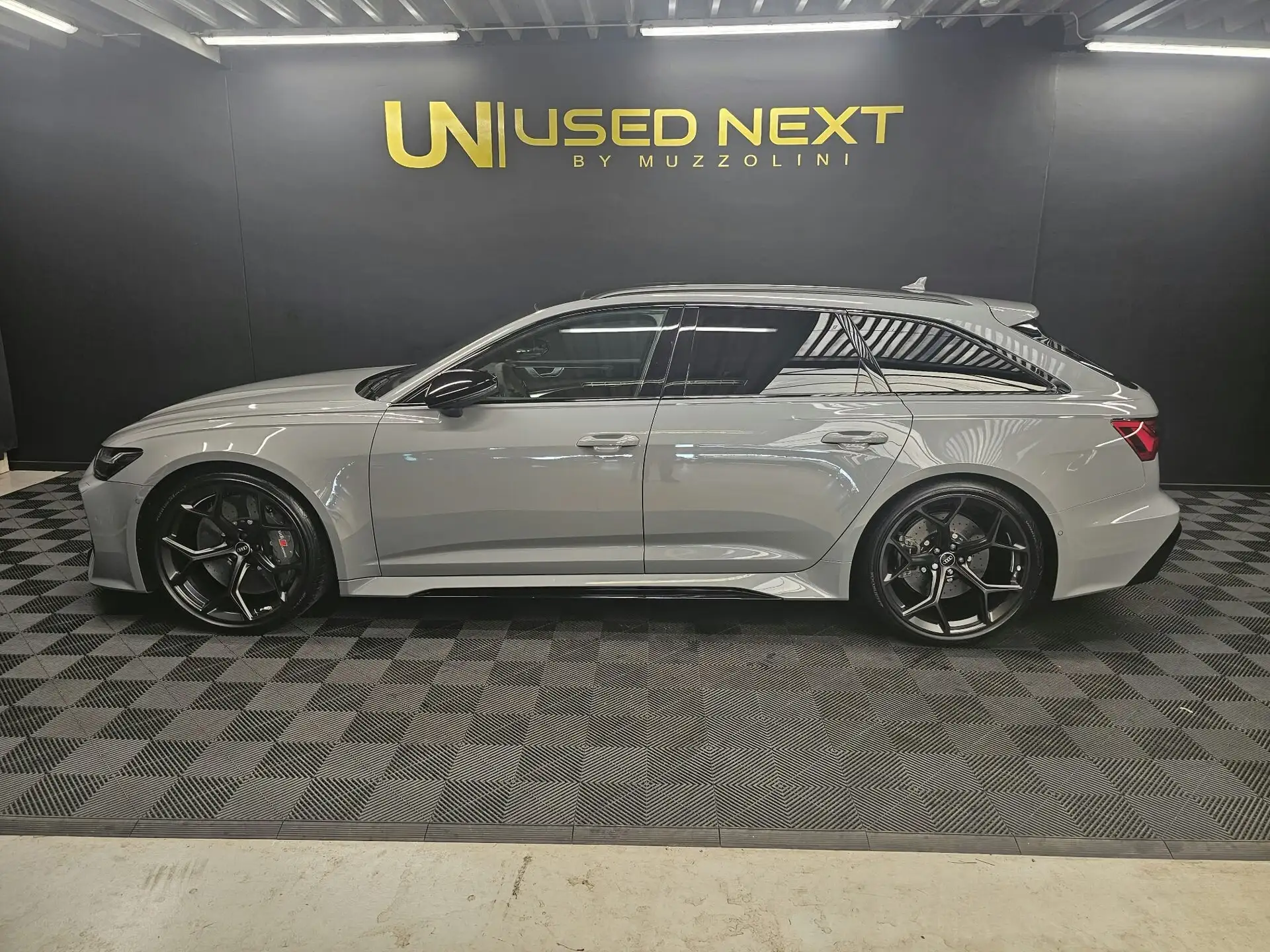 Audi RS6 4.0 TFSI 2024 화이트 사진 4