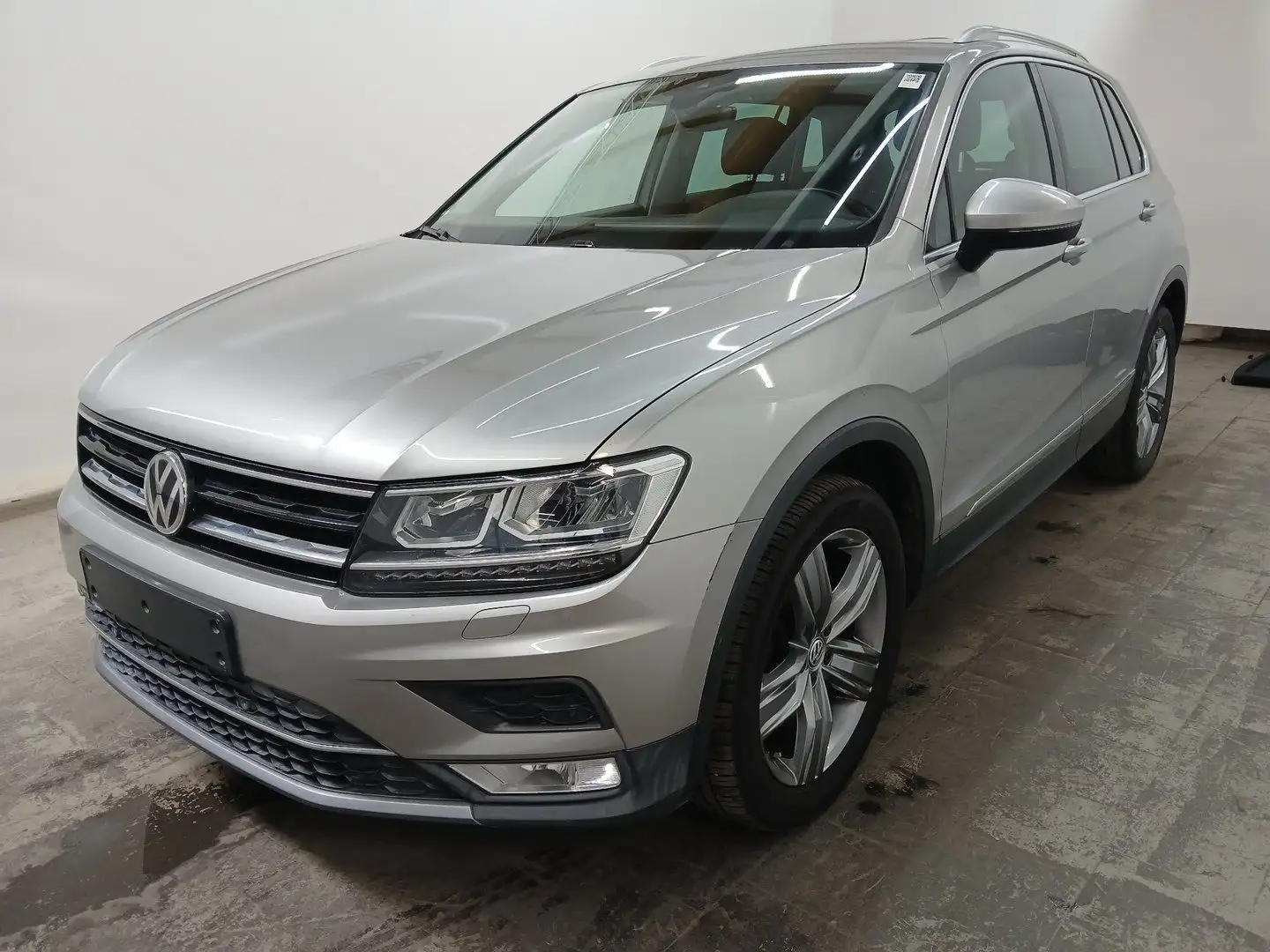 Volkswagen Tiguan 2.0TDI DGS Highline 4Motion-PANODACH-LED Silber - 1