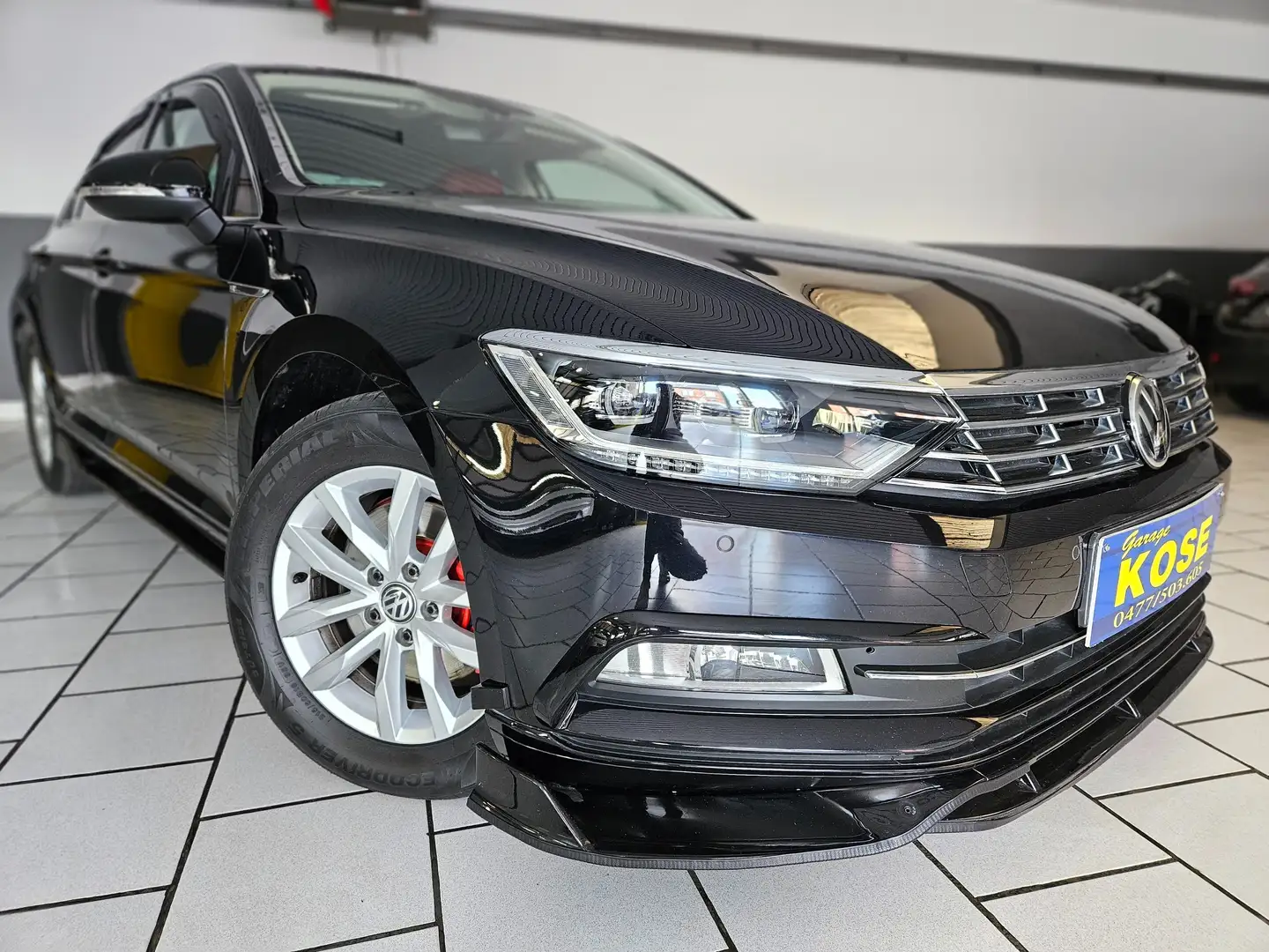 Volkswagen Passat 1.6 CR TDi//CUIR//PHARES LED//NAVIGATION//SUPERBE Zwart - 2