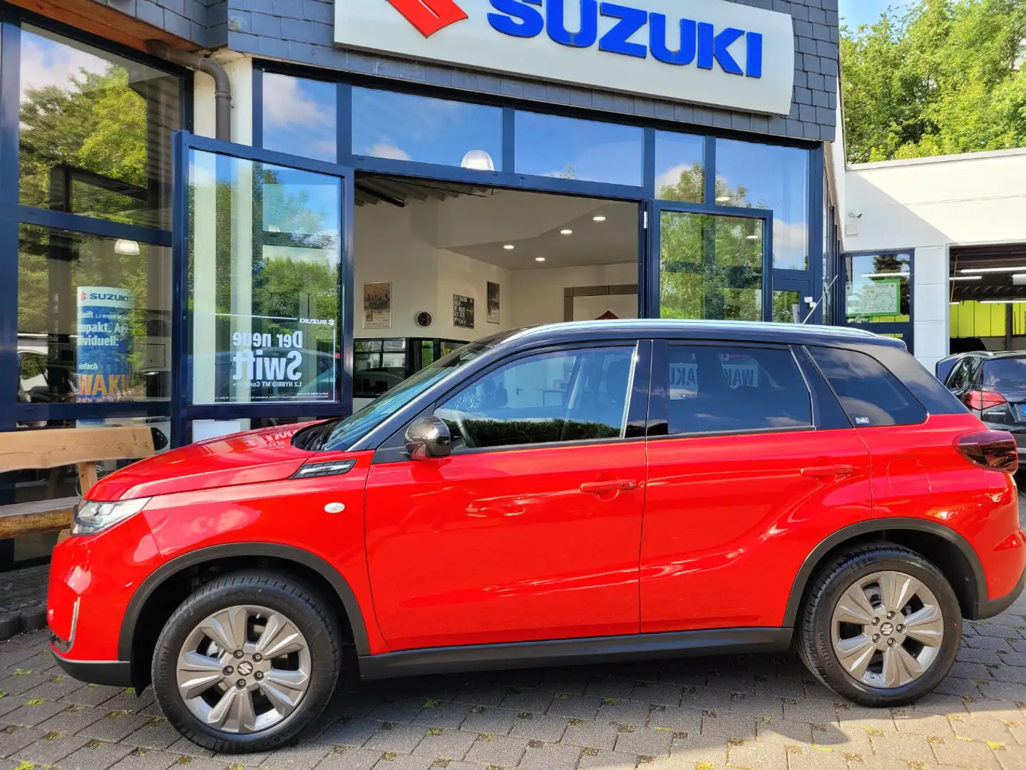 Suzuki Vitara 1.5 Hybrid Comfort 4x4*AHK*Sitzh. Rouge - 2