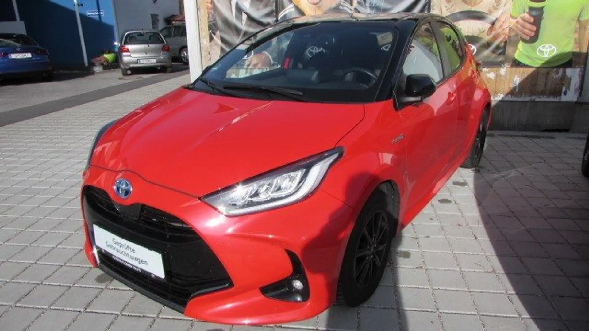 Toyota Yaris 1,5 VVT-i Hybrid Premiere Edition Rouge - 2