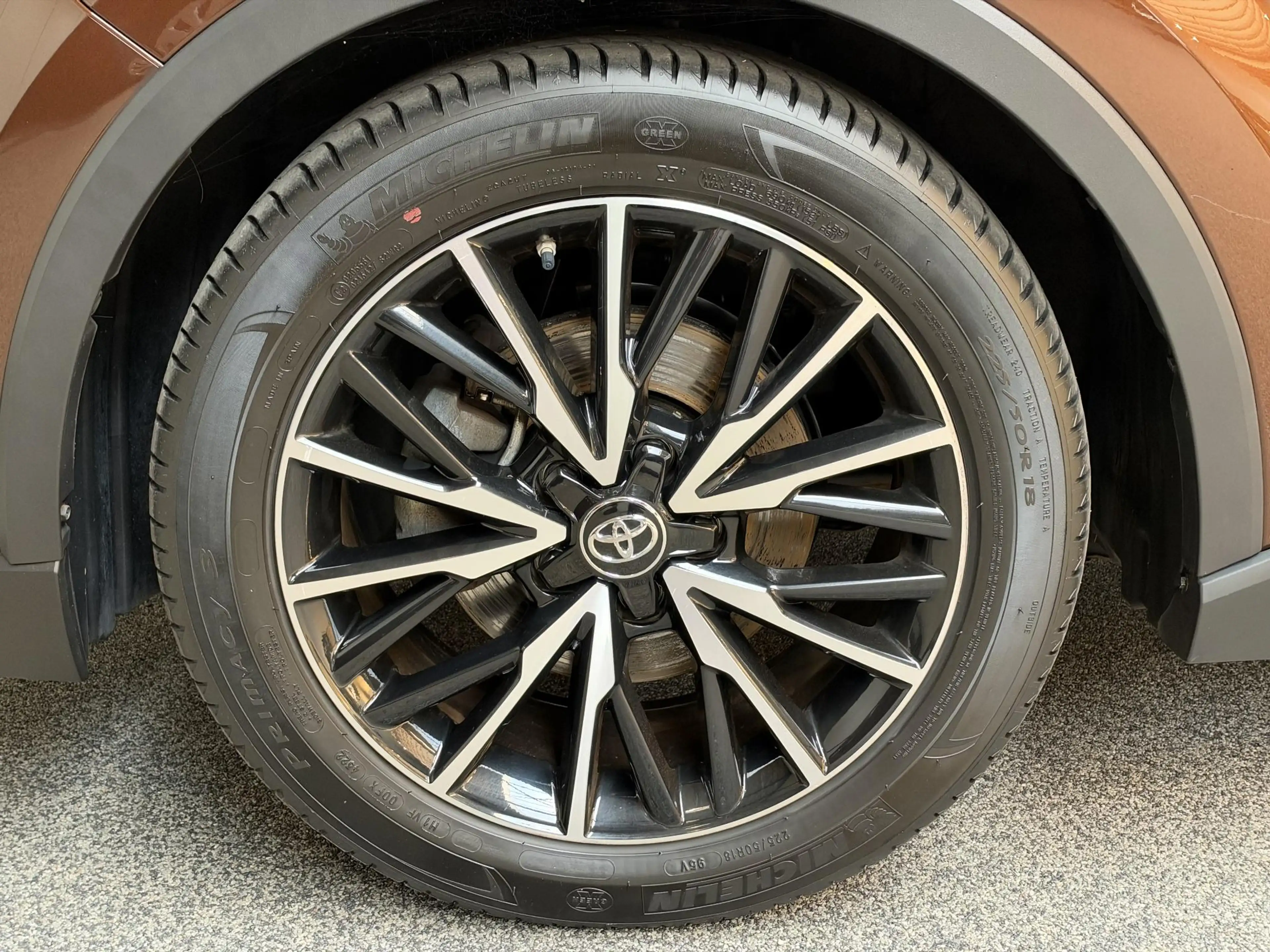 Toyota C-HR 1.8 Hybrid Executive — photo 21