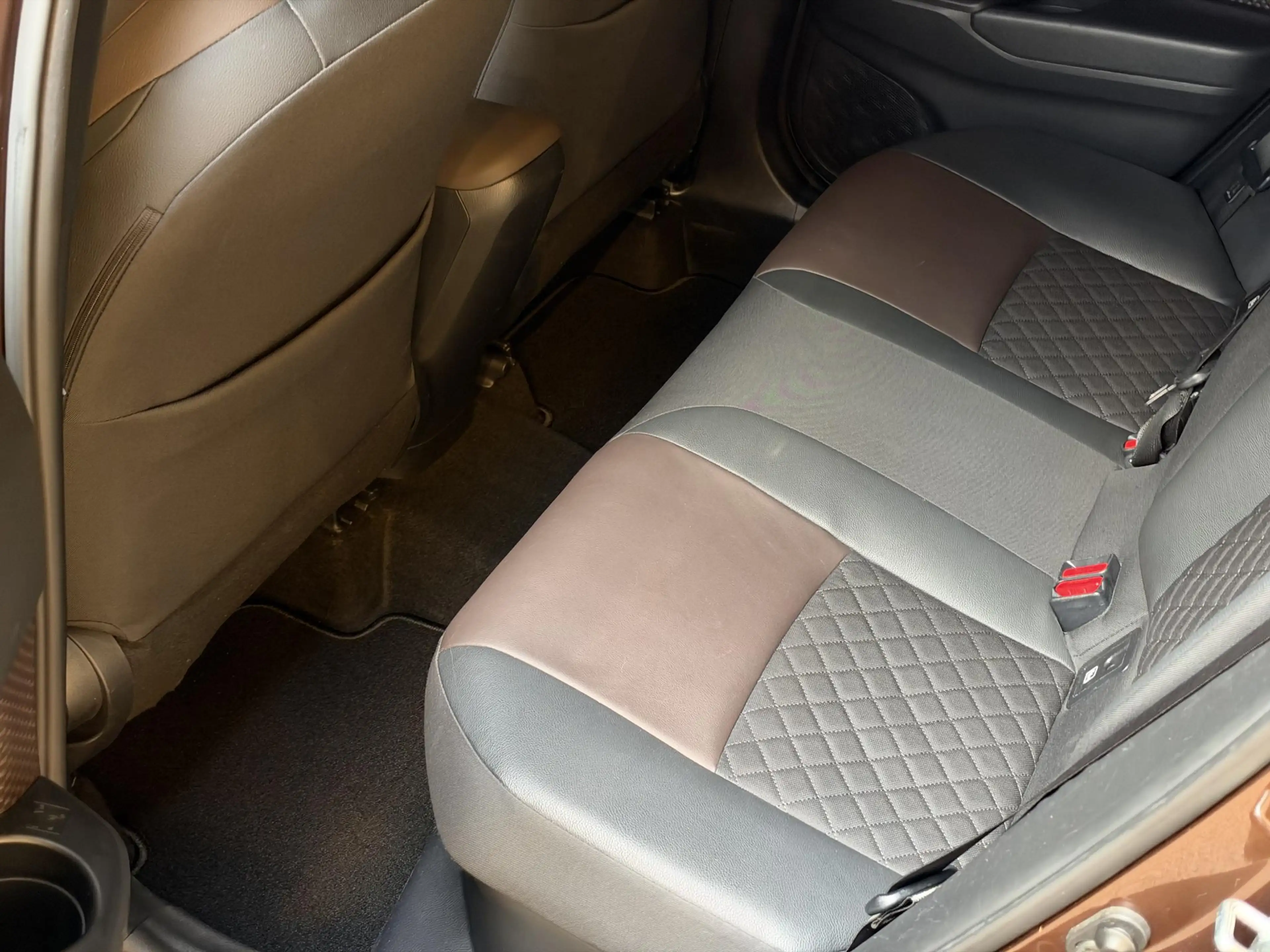 Toyota C-HR 1.8 Hybrid Executive — photo 17