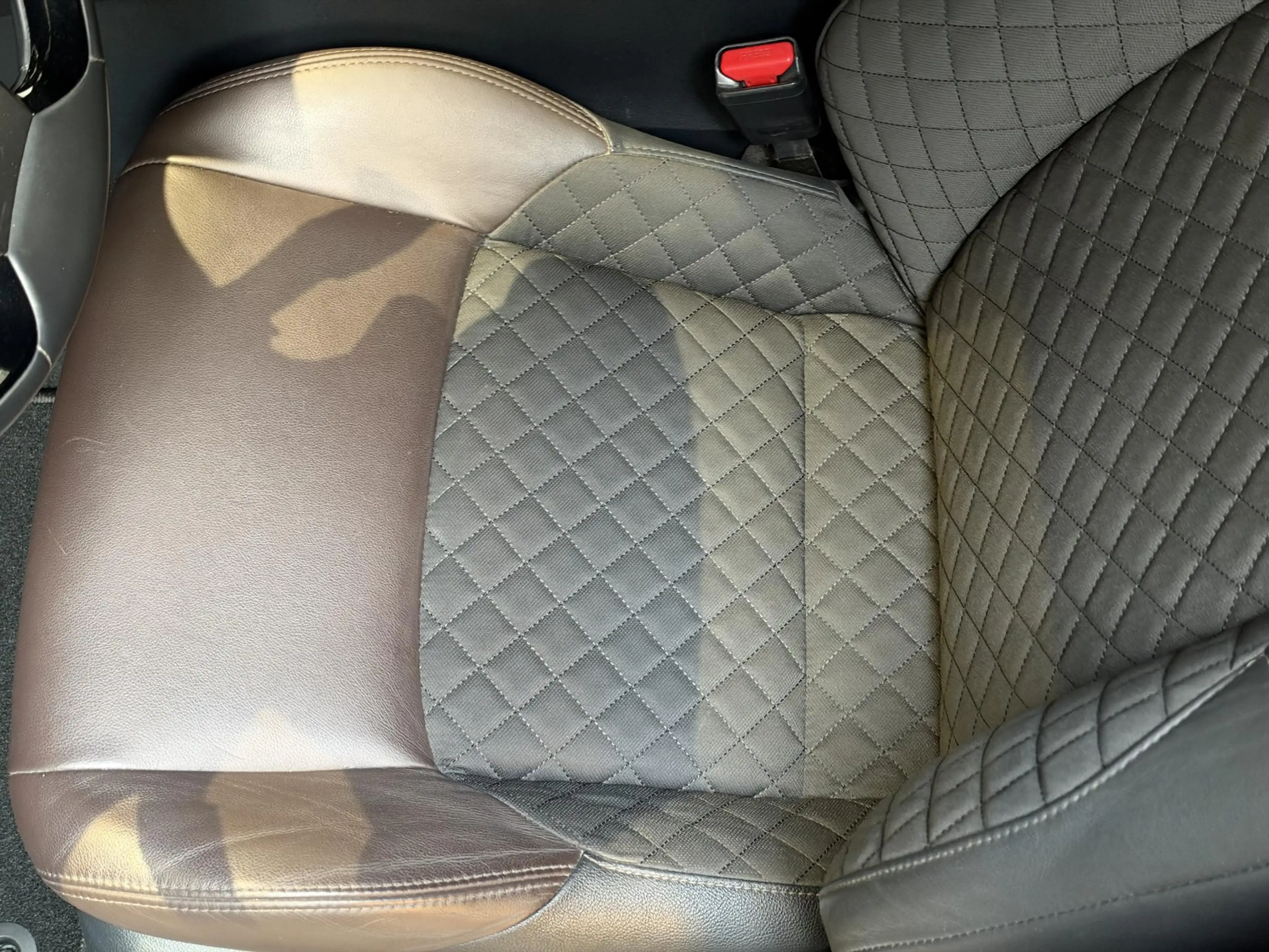 Toyota C-HR 1.8 Hybrid Executive — photo 7