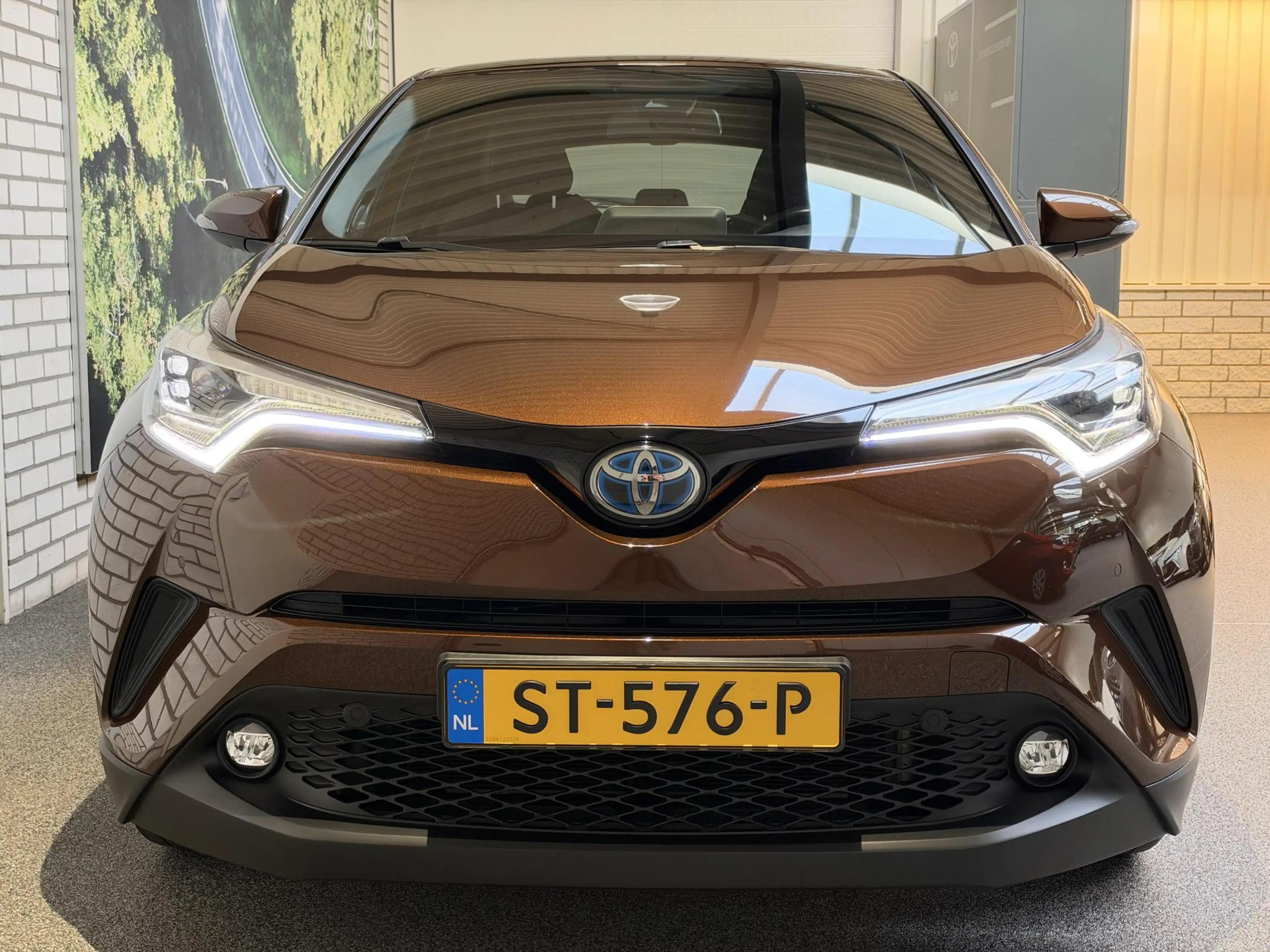 Toyota C-HR 1.8 Hybrid Executive — photo 3