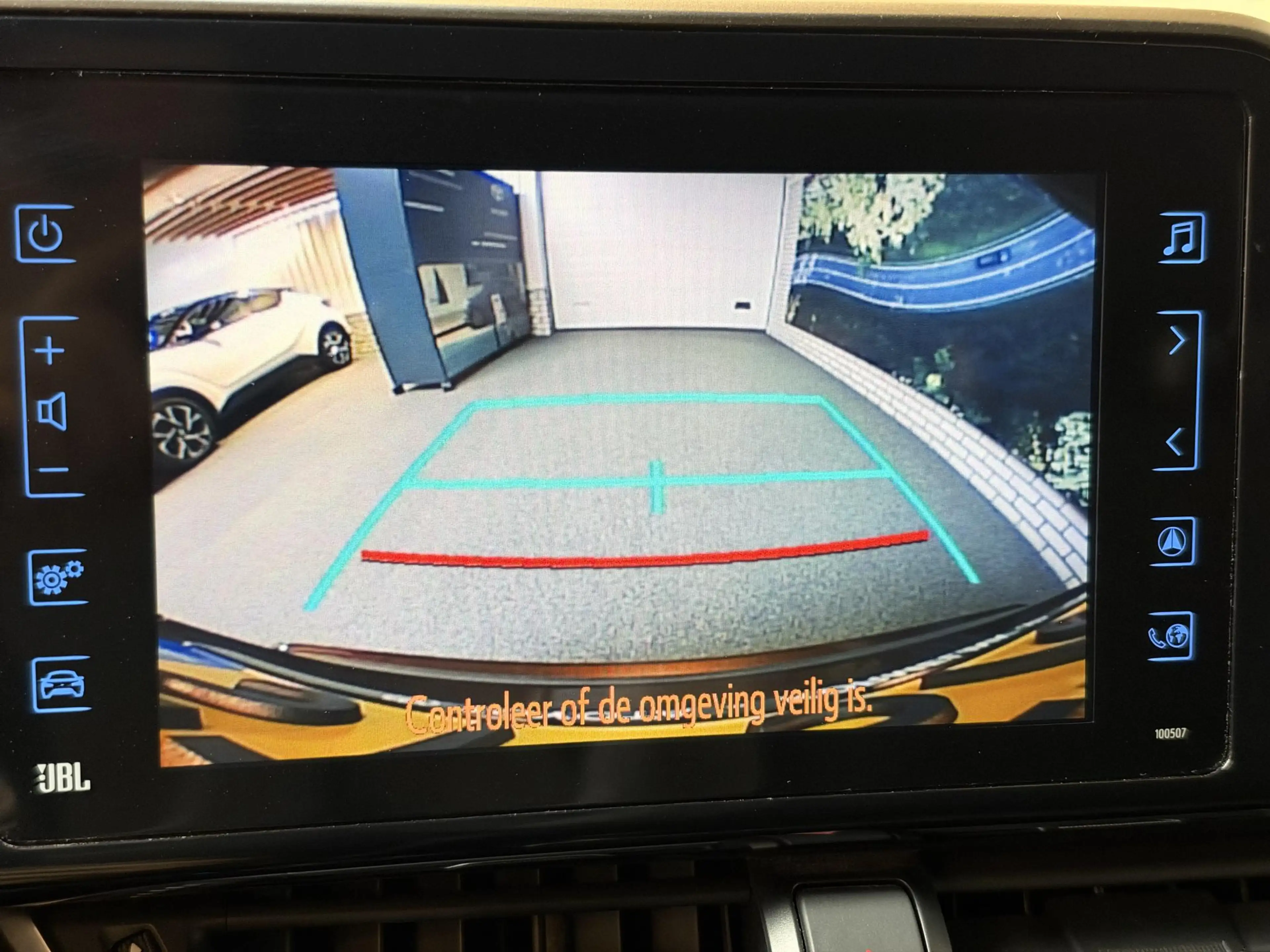 Toyota C-HR 1.8 Hybrid Executive — photo 15