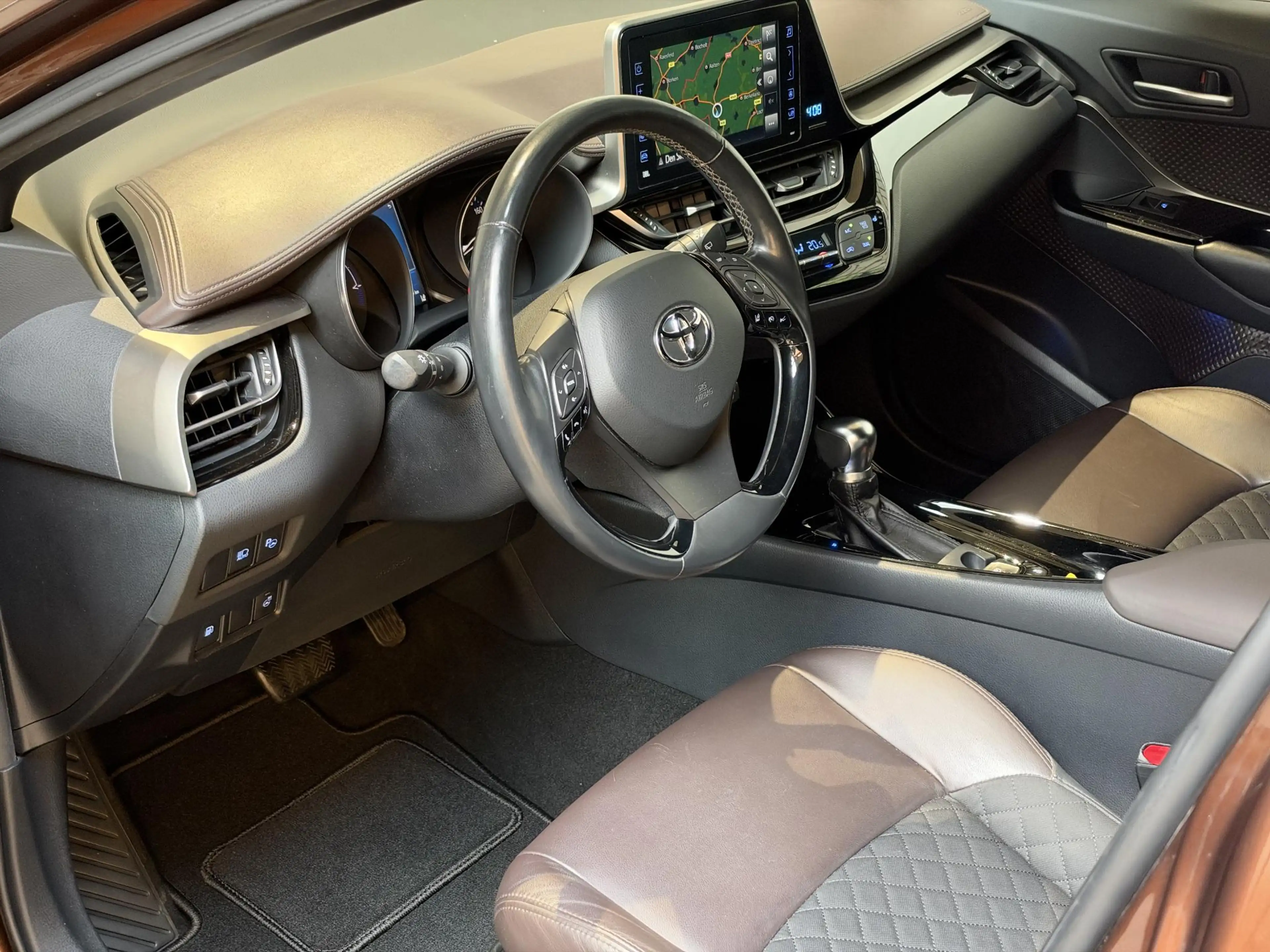 Toyota C-HR 1.8 Hybrid Executive — photo 5