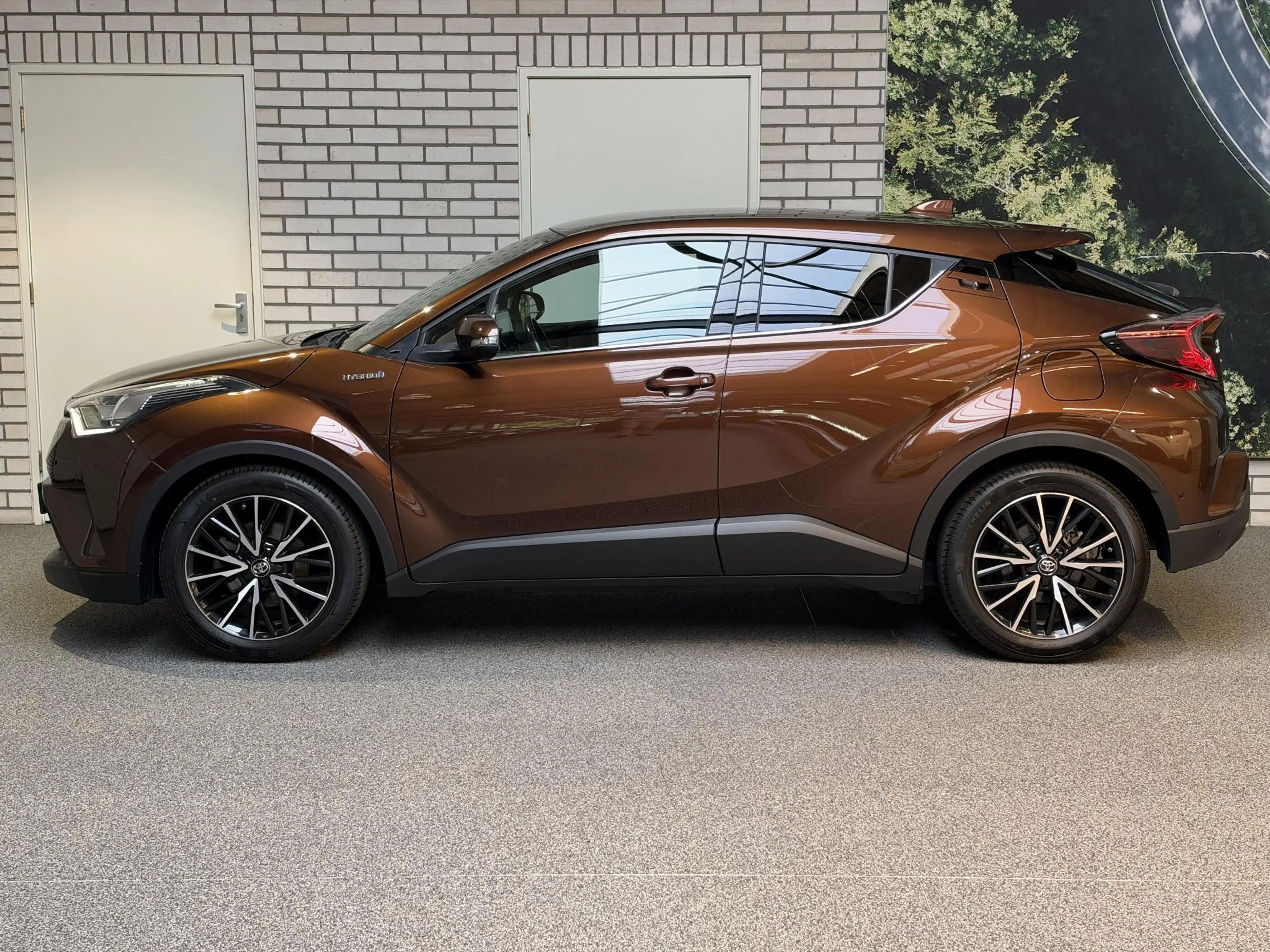 Toyota C-HR 1.8 Hybrid Executive — photo 2