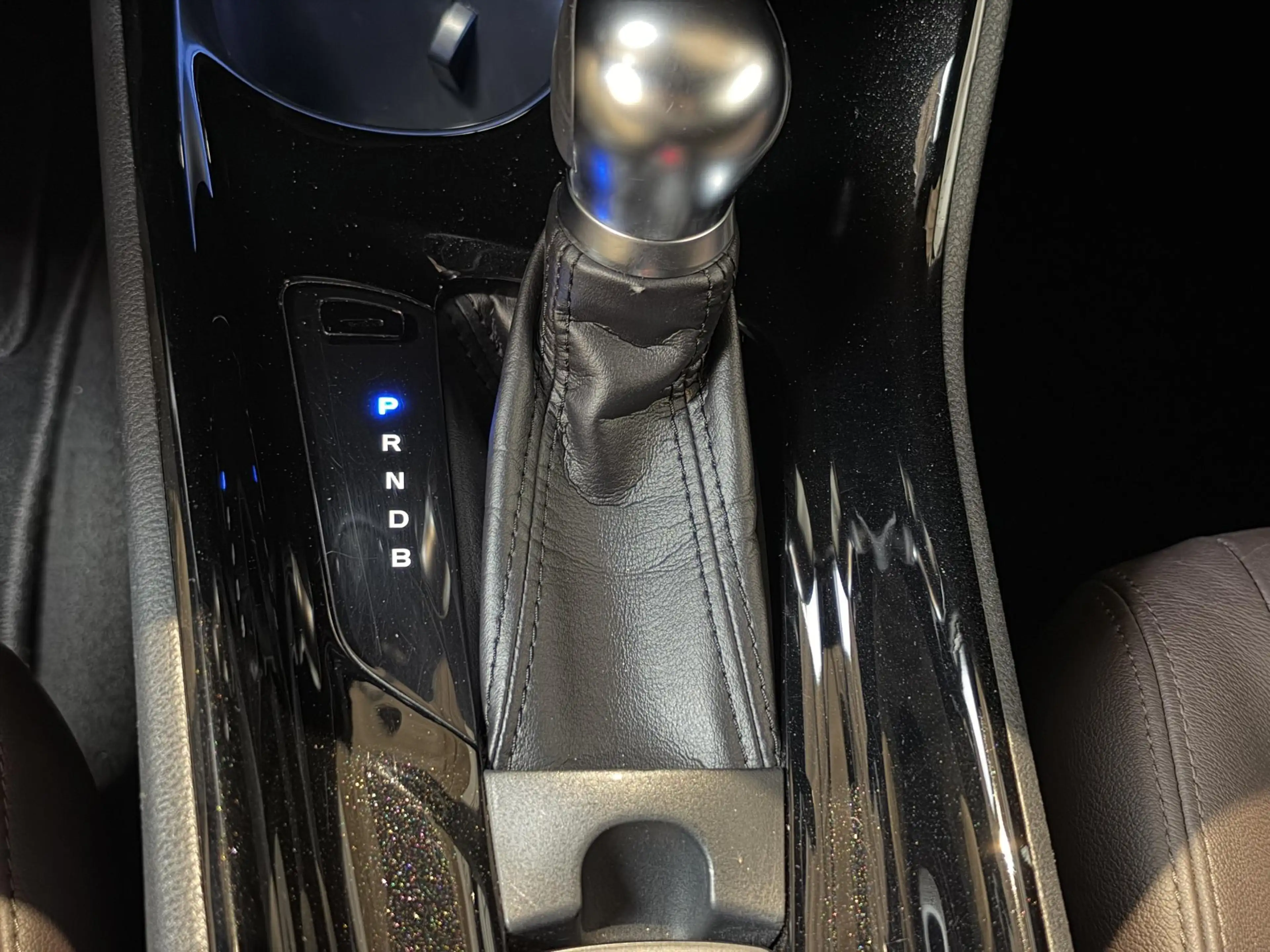 Toyota C-HR 1.8 Hybrid Executive — photo 14