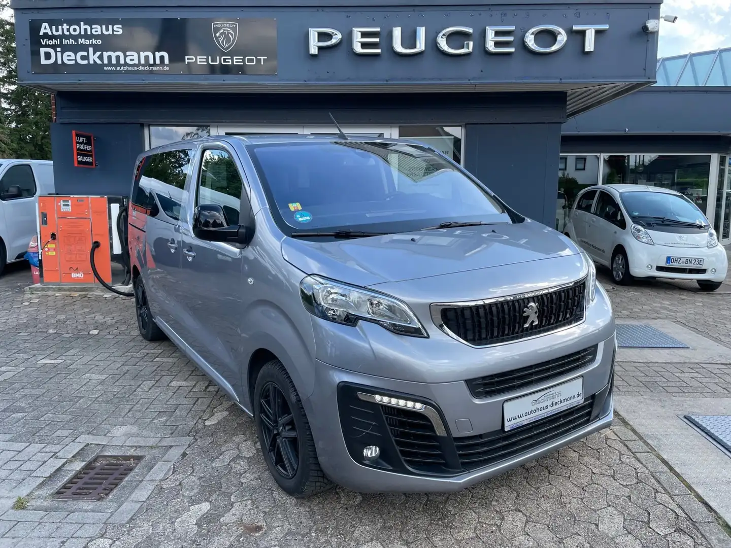Peugeot Traveller L2 2.0 BlueHDi 180 S&S EAT8 Active Gris - 1