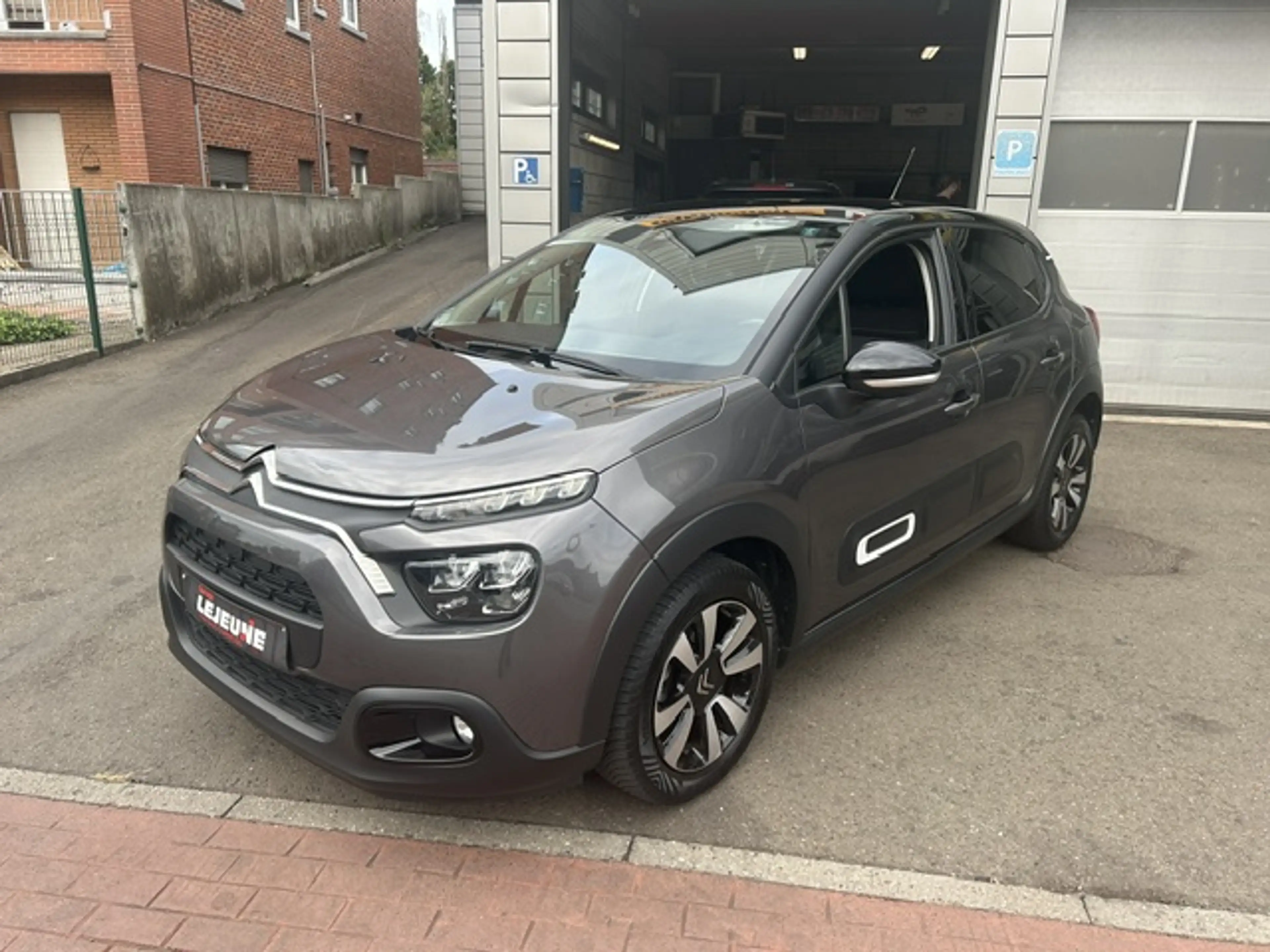 Citroen C3 C3 1.5 BlueHDi Shine S — photo 2