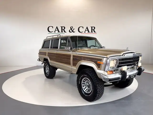 Jeep Wagoneer 5.9 V8 Limited Wood