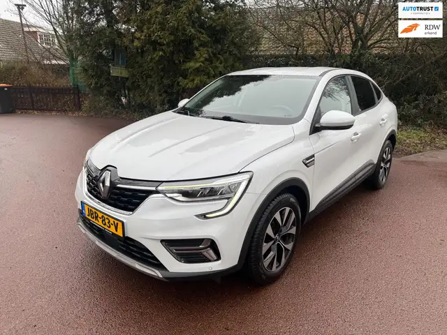 Renault Arkana 1.6 E-Tech hybrid 145 E-Tech engineered Rs / Navi