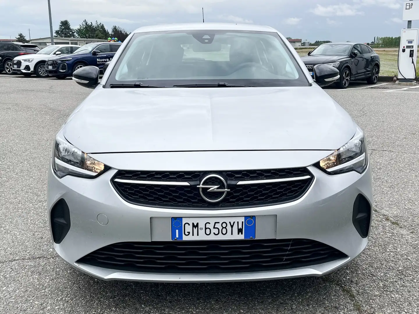 Opel Corsa Corsa 1.2 Edition s Plateado - 2
