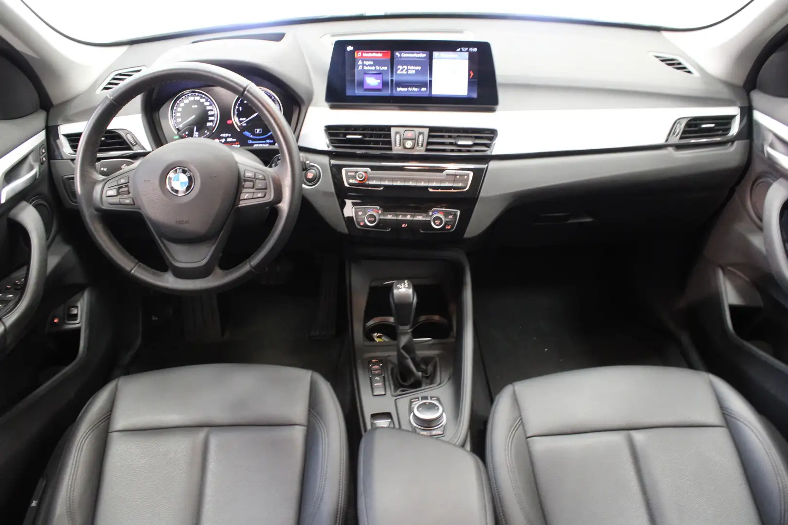 BMW X1 1.5 iA xDrive25e PHEV NAVIGATIE, CAMERA, LEDER & M Zilver - 2