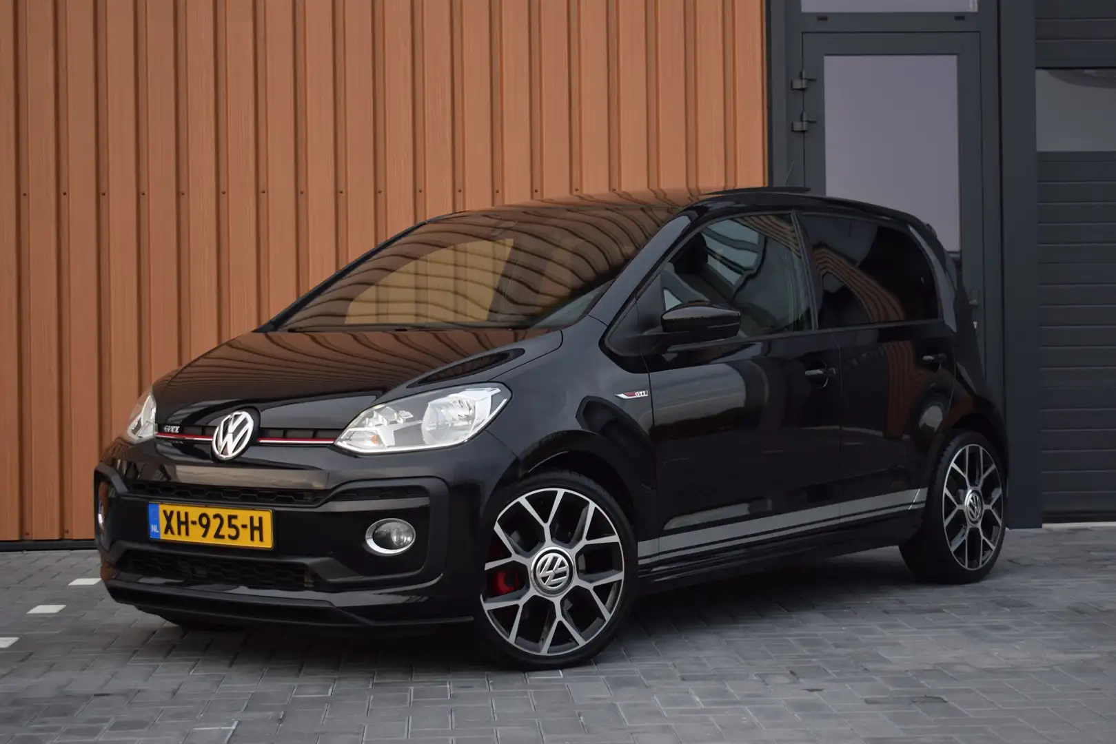 Volkswagen up! GTI 1.0 TSI 116pk | Origineel NL | Pano | Beats | Noir - 1