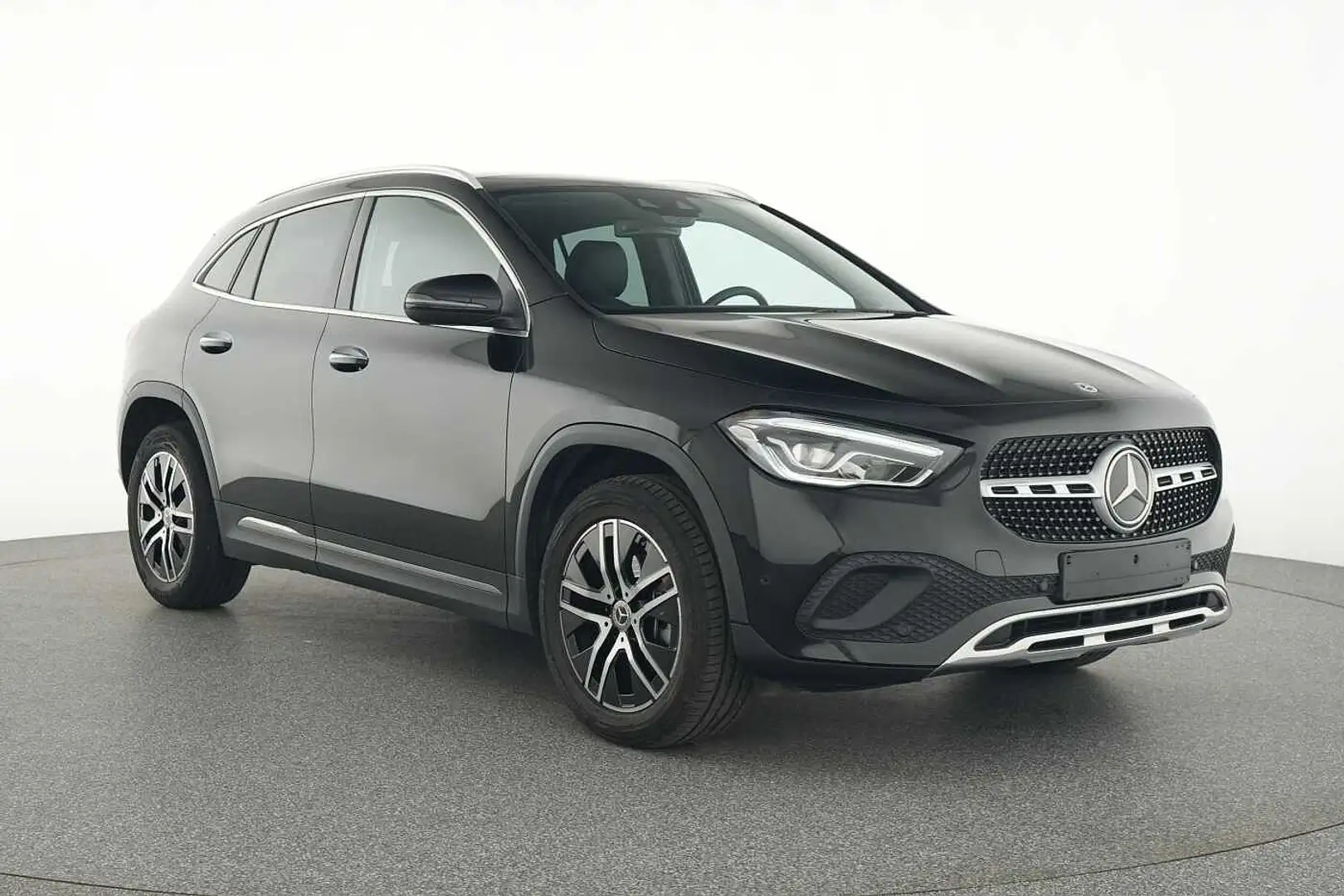 Mercedes-Benz GLA 180 Schwarz - 2