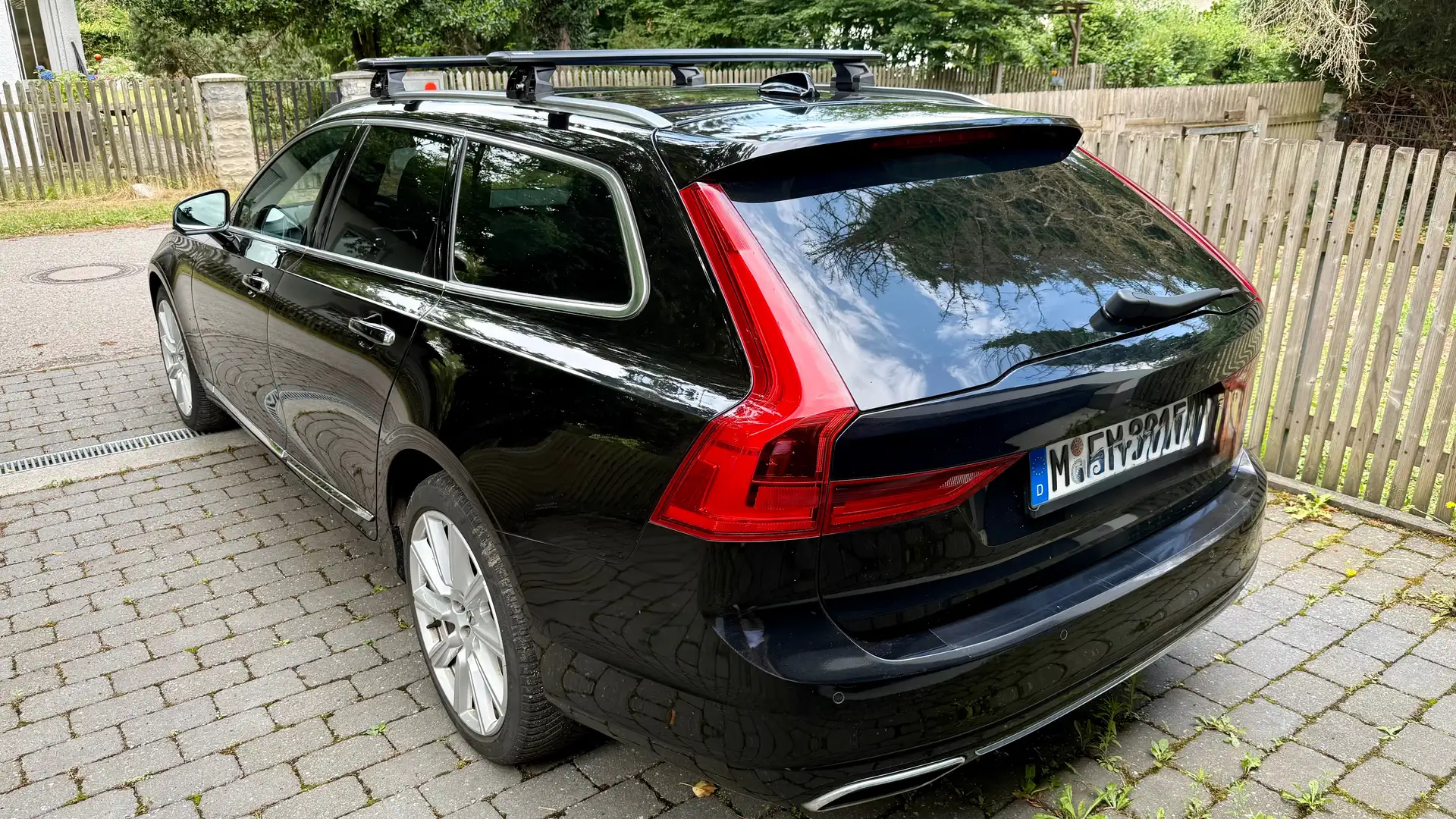 Volvo V90 V90 Kombi 2.0 Inscription 210 PS Černá - 2