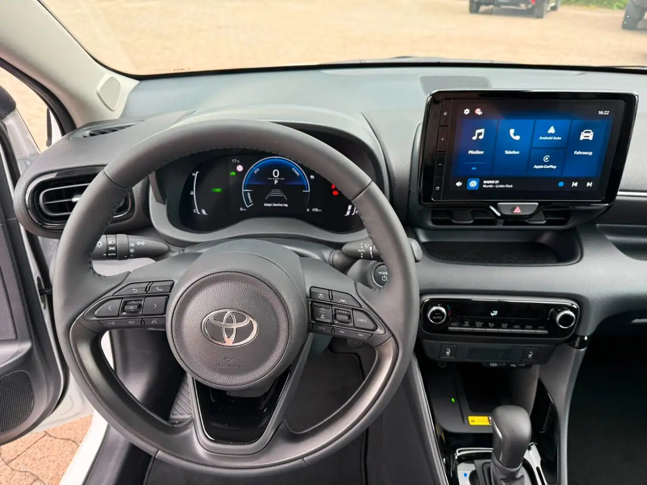 Toyota Yaris 2026 — фото 12