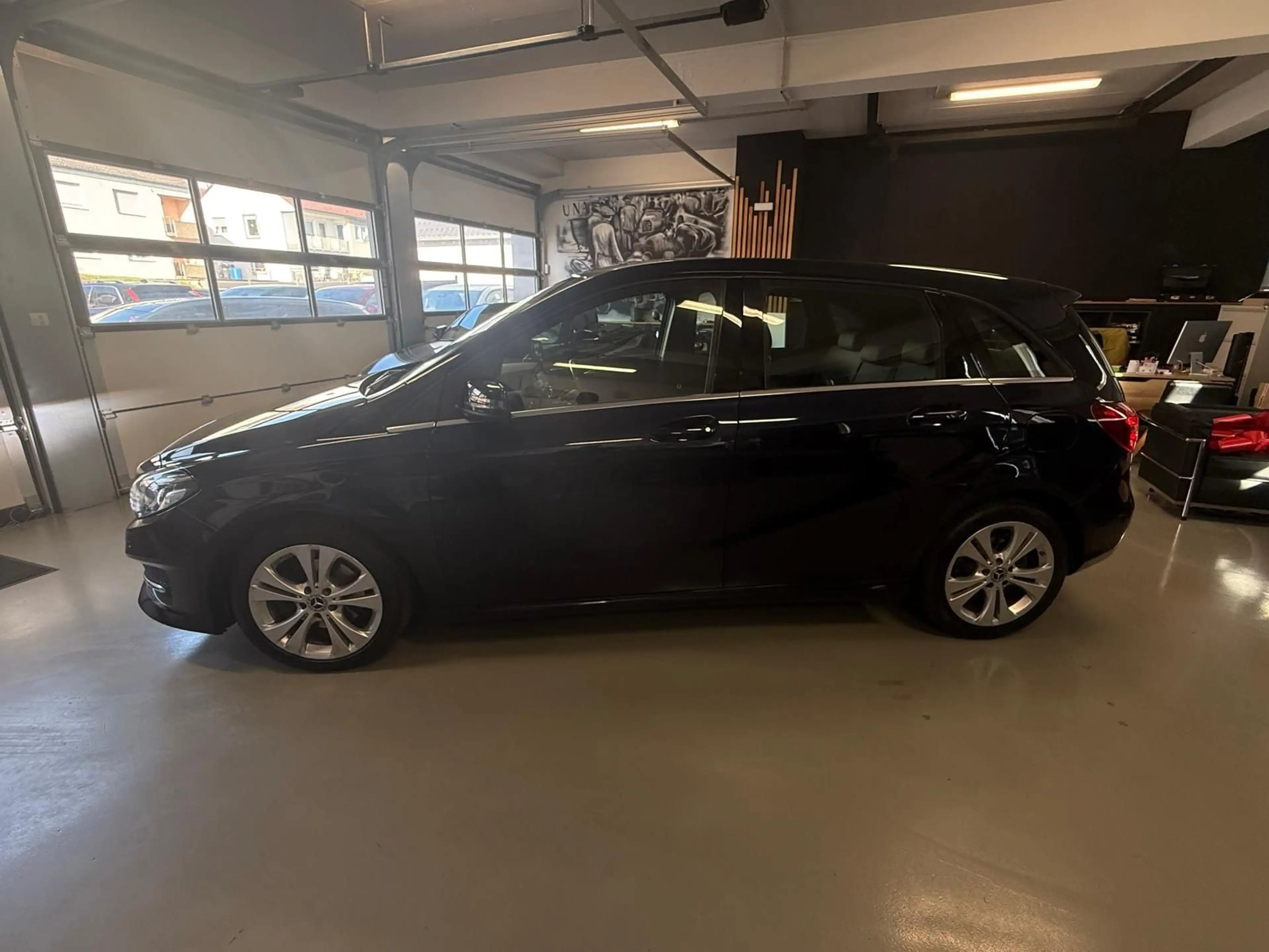 Mercedes-Benz B 200 d 2.1 CDI Edition-B LED NAVI — photo 9