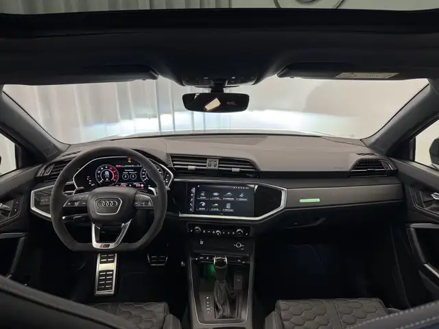 Audi RS Q3 2,5 TFSI quattro S-troni *RS Fahrwerk / RS Abgasanlage* Ansicht 9