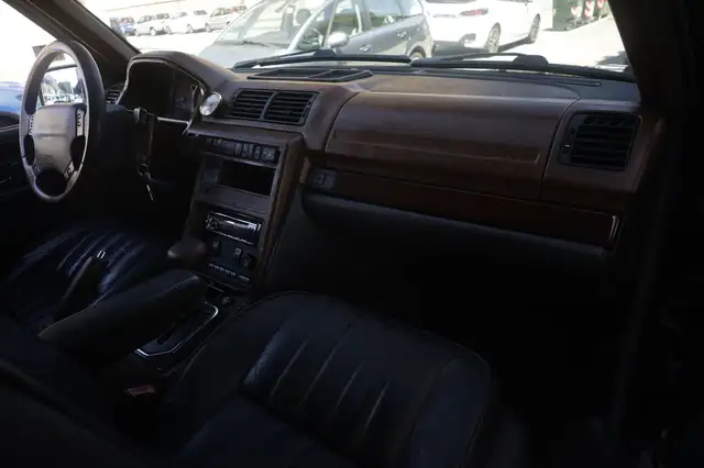Land Rover Range Rover view 12