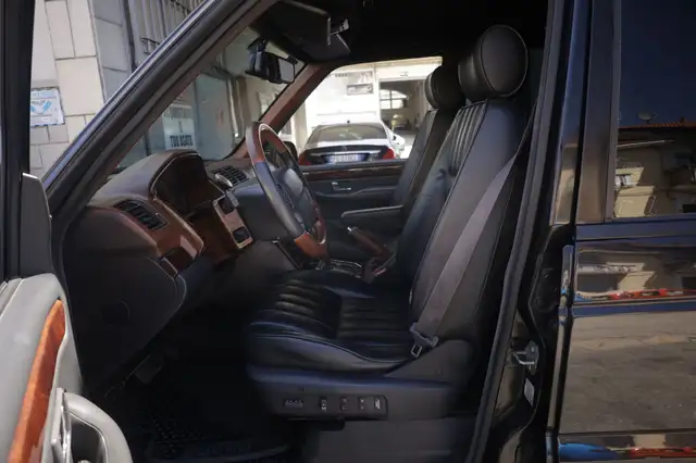 Land Rover Range Rover view 18