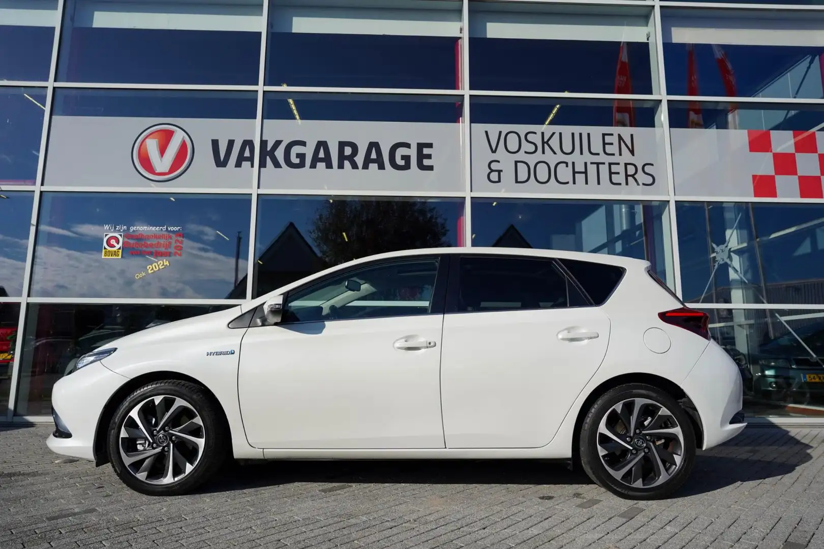 Toyota Auris 1.8 Hybrid| Technoline | Panoramadak 136pk Blanc - 2