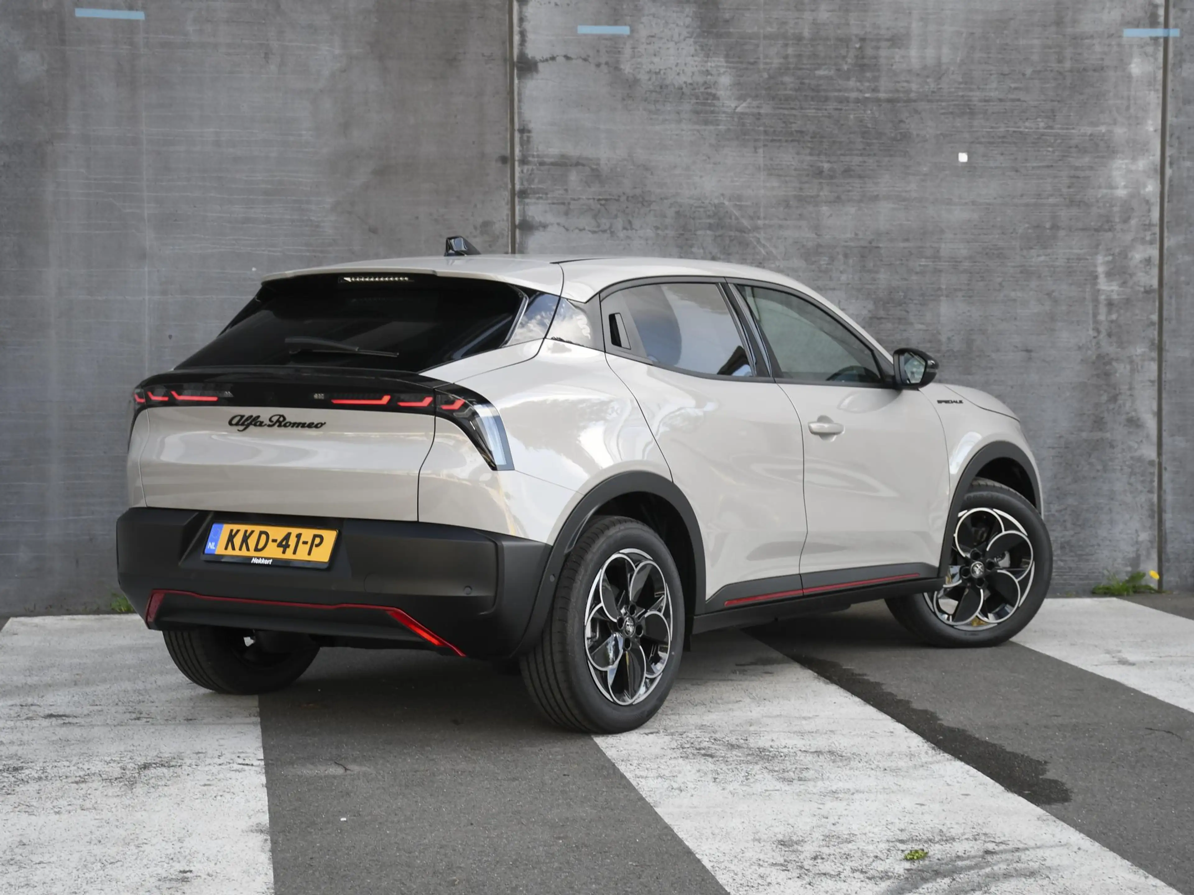 Alfa Romeo Junior Elettrica Sport Speciale 54 kWh 156pk Automaat DOD — photo 6