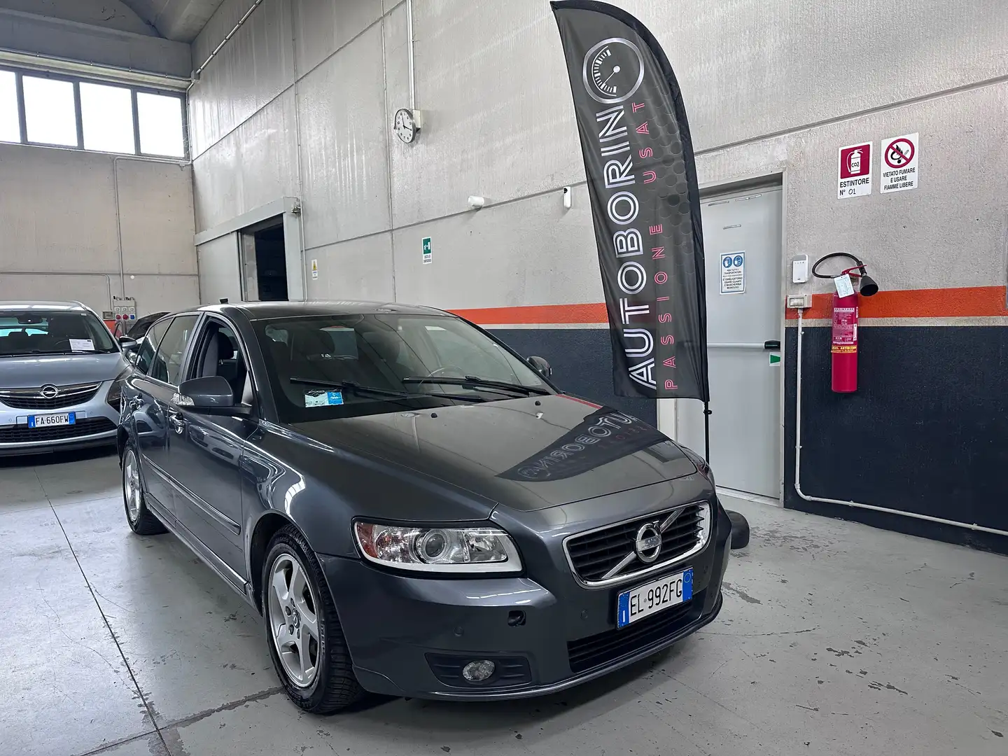 Volvo V50 V50 1.6 d2 Polar Plus 115cv Grigio - 1