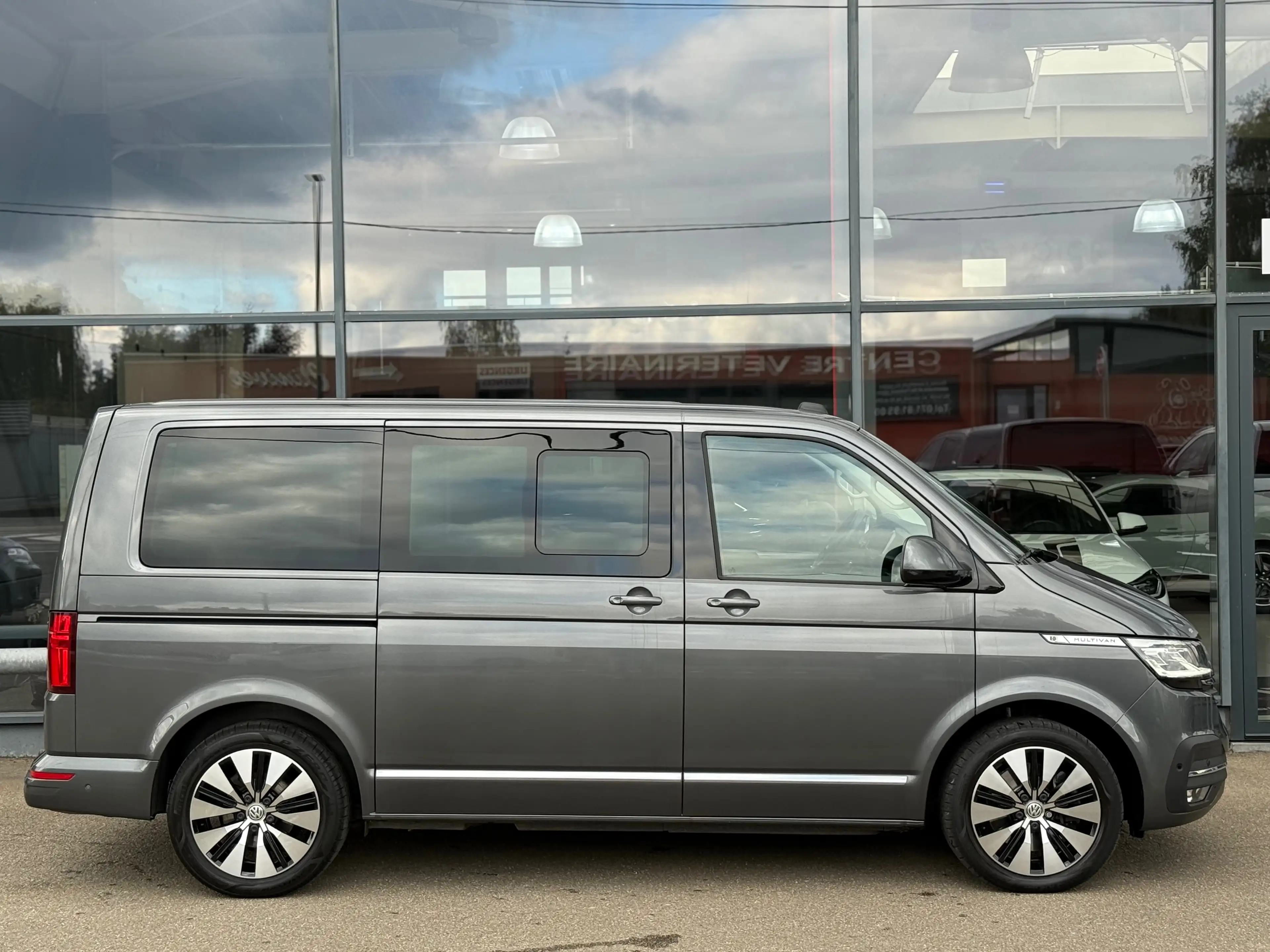 Volkswagen T6.1 Multivan 2.0TDI BOITE AUTO DSG 4MOTION 204CV 7PL ACC FULL — photo 4