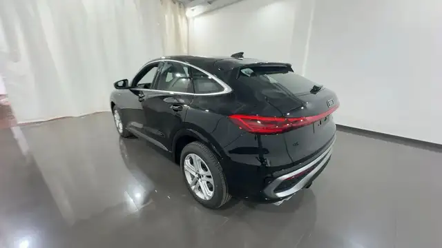 Audi Q5 view 6