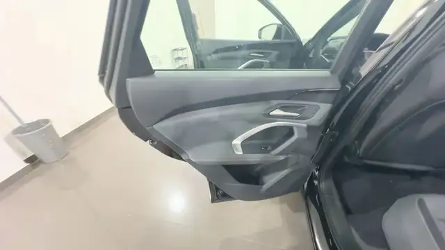 Audi Q5 view 16