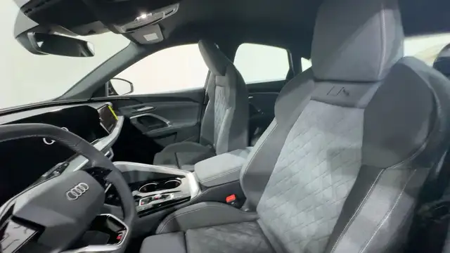 Audi Q5 view 15