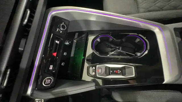 Audi Q5 view 3