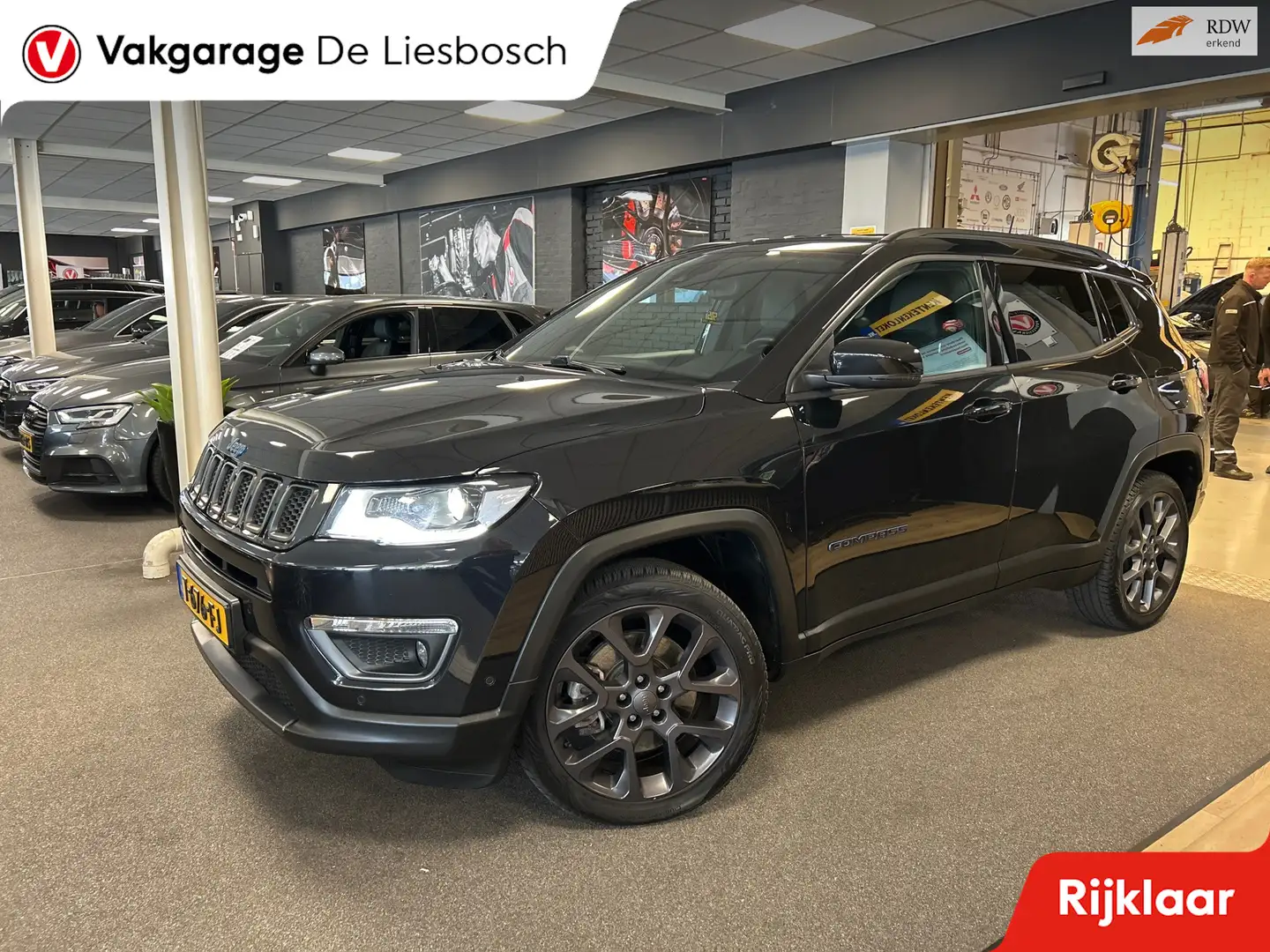 Jeep Compass 4xe 240 Plug-in Hybrid Electric S / Alpine / stoel Schwarz - 1