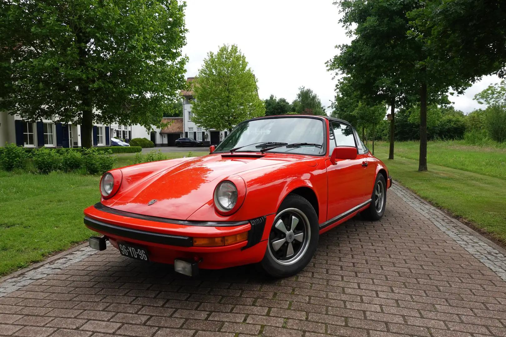 Porsche 911 2.7 S Targa Rojo - 1
