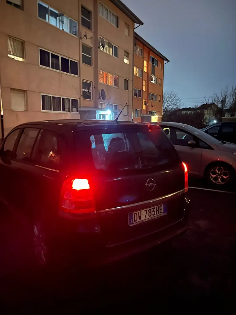 Opel Zafira 1.9 cdti Enjoy 120cv - 1
