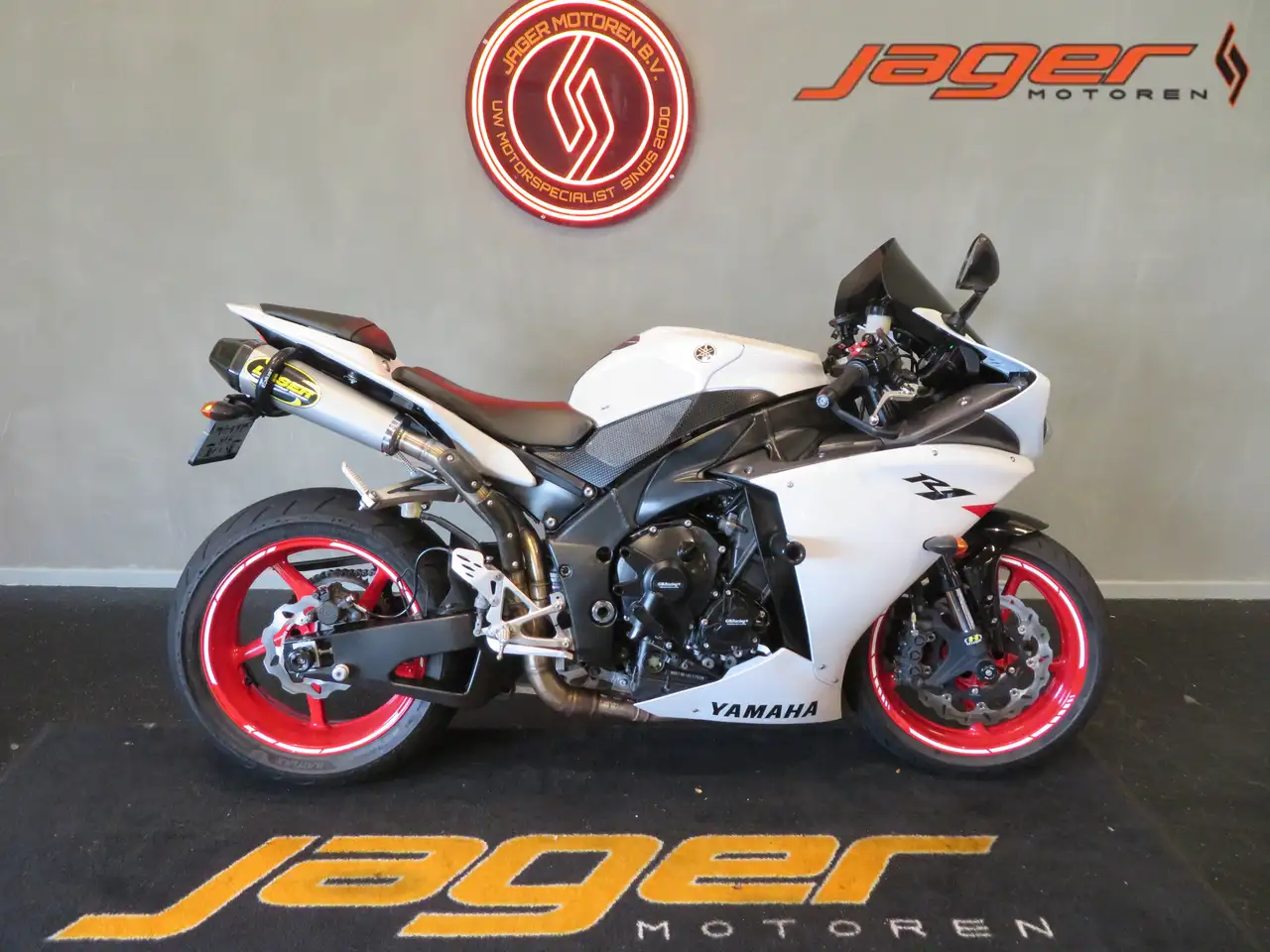 Yamaha YZF-R1