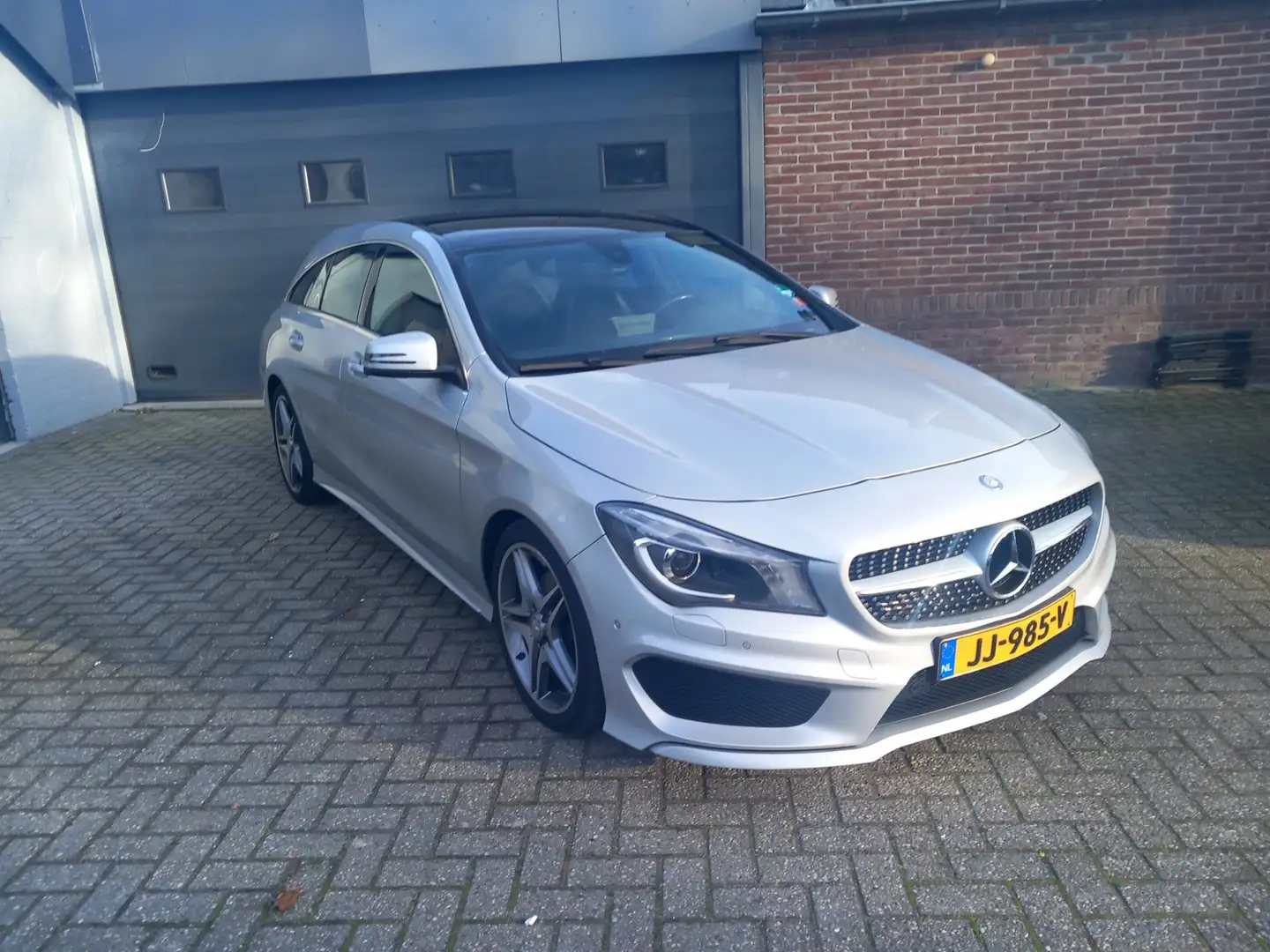 Mercedes-Benz CLA 180 Shooting Brake Ambition,Automaat,Panoramadak elekt Grijs - 2