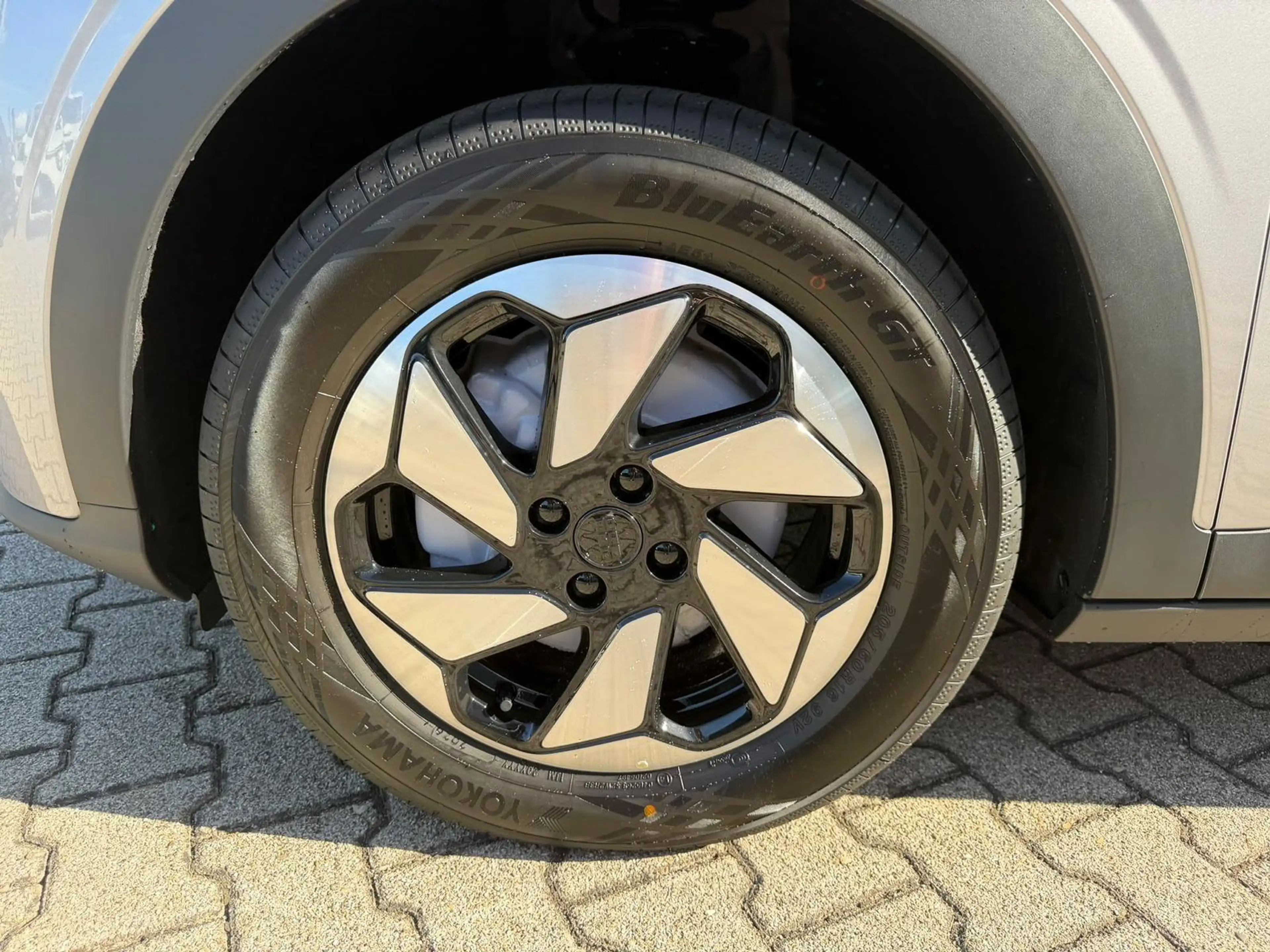 Geely 47,14 kwh Ultra*LED*Kamera*ACC*Navi*PDC* — photo 11