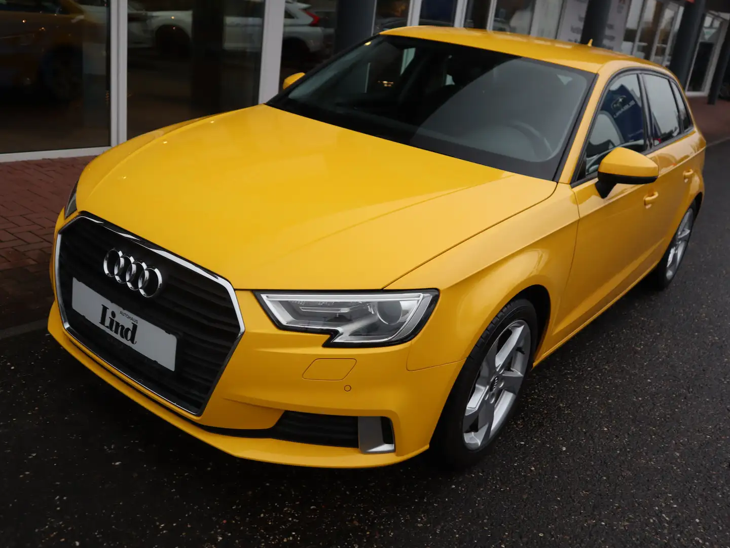 Audi A3 Sportback sport Gelb - 2