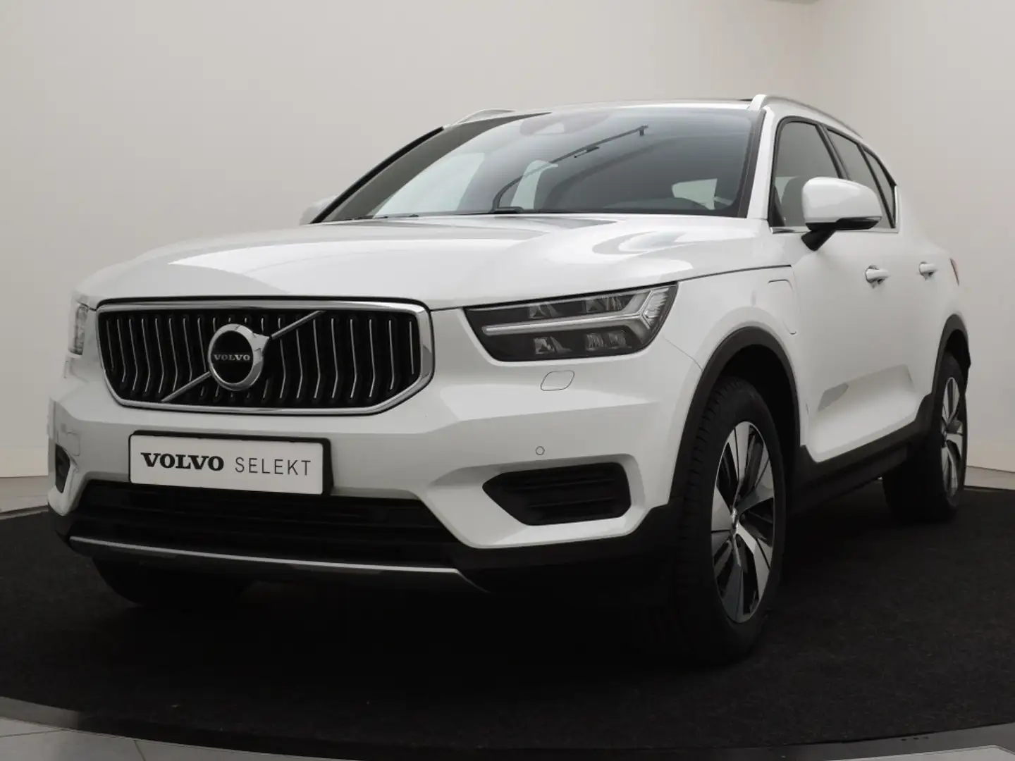 Volvo XC40 T4 PLUG-IN HYBRID MOMENTUM+ ACC CAMERA SCHUIFDAK A Weiß - 2